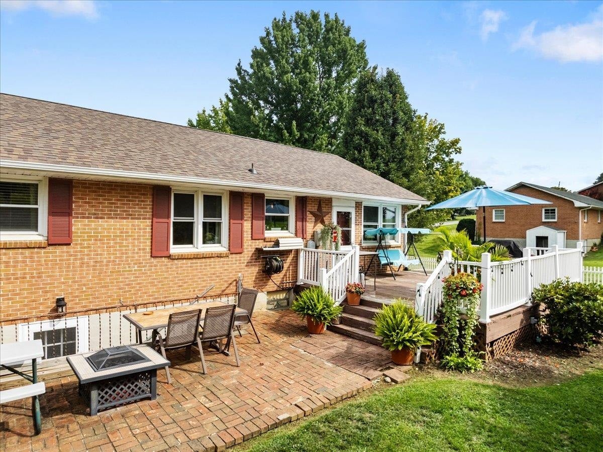 115 GUM Drive, Christiansburg, VA 24073