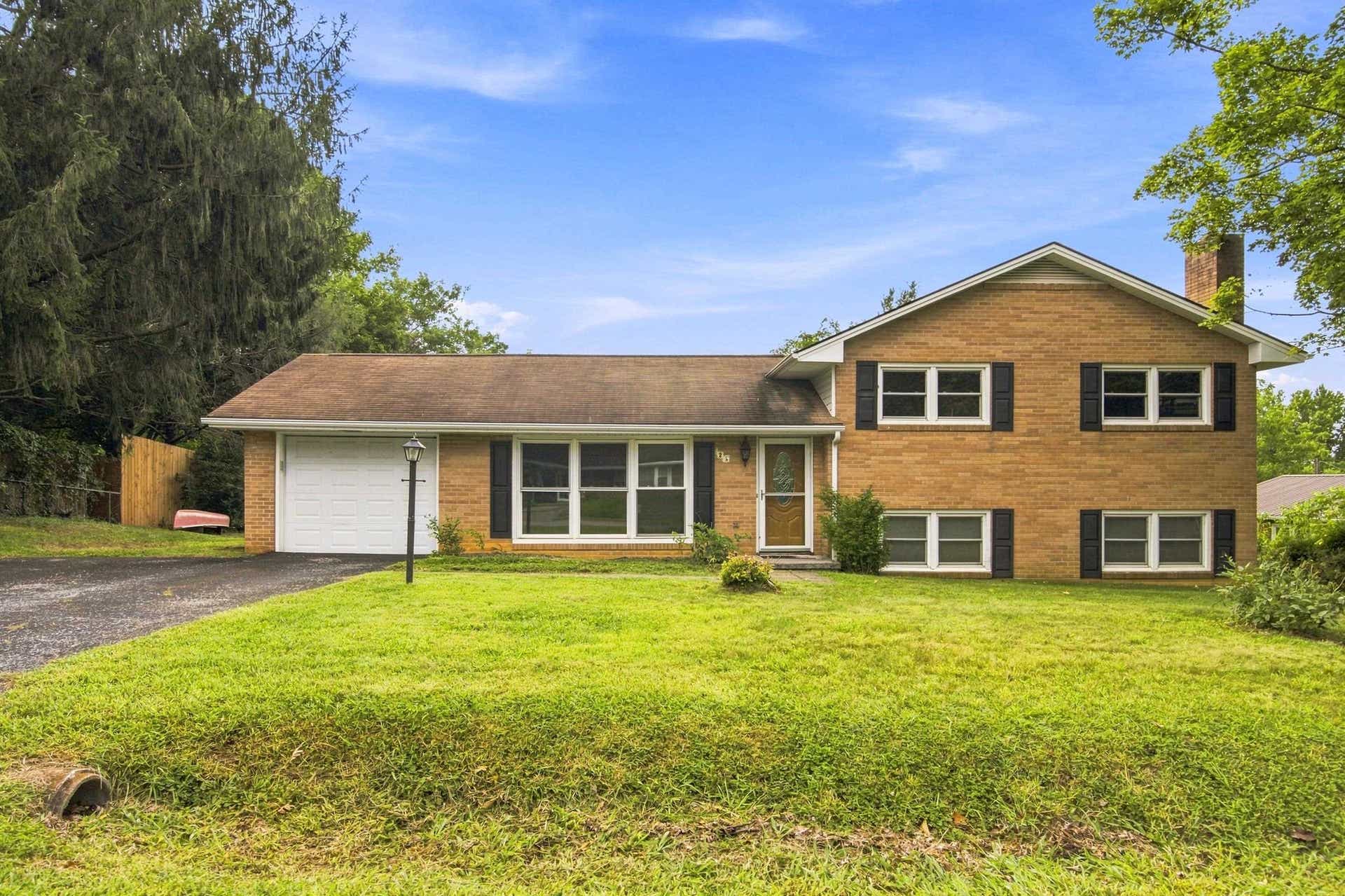 325 Cheverly Drive, Christiansburg, VA 24073