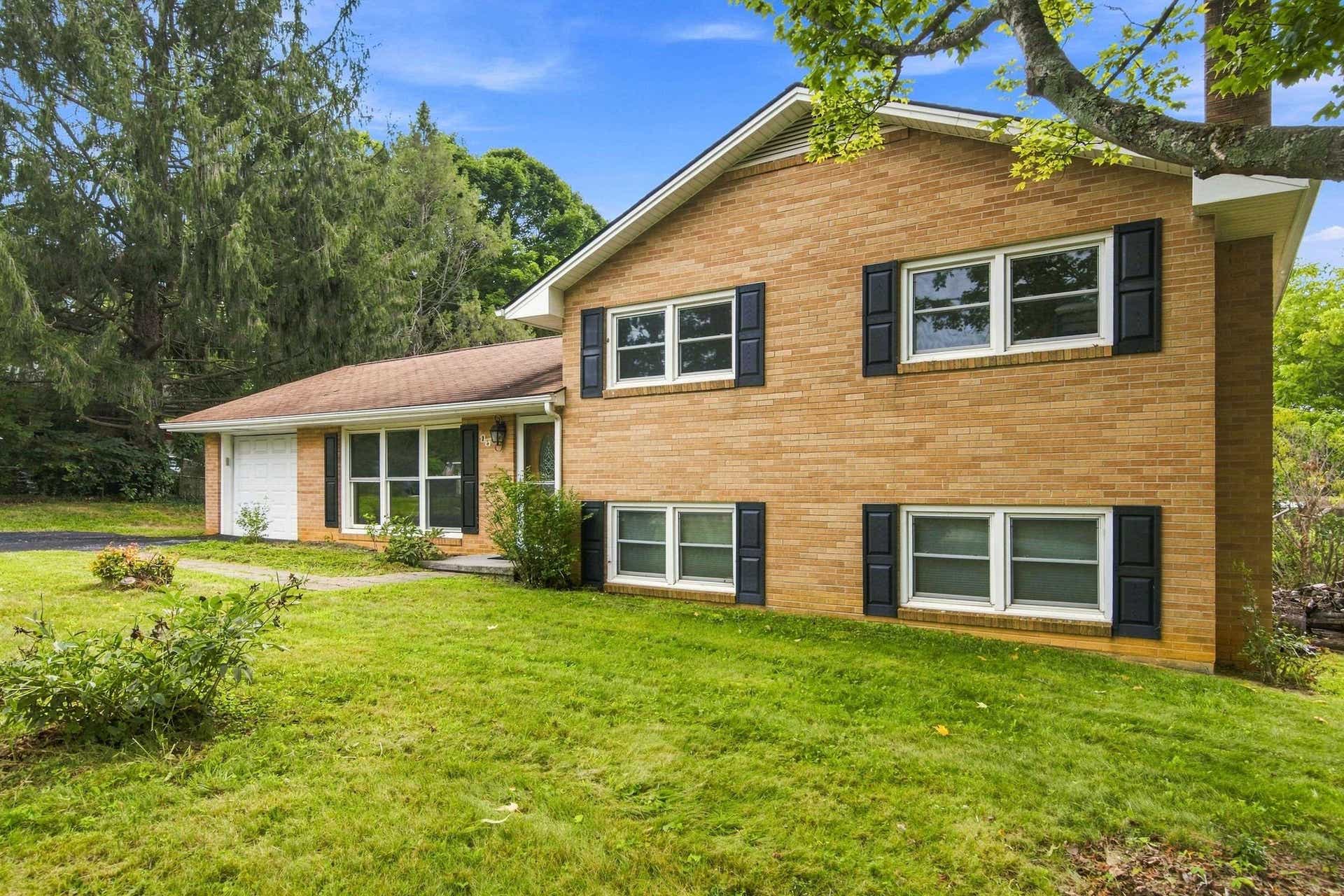 325 Cheverly Drive, Christiansburg, VA 24073