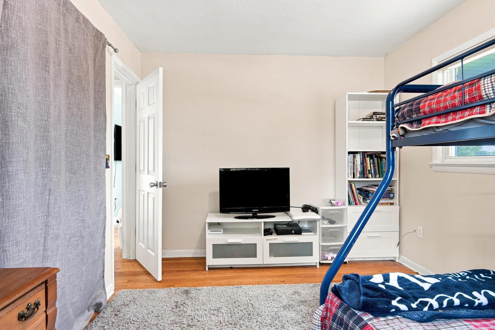 325 Cheverly Drive, Christiansburg, VA 24073
