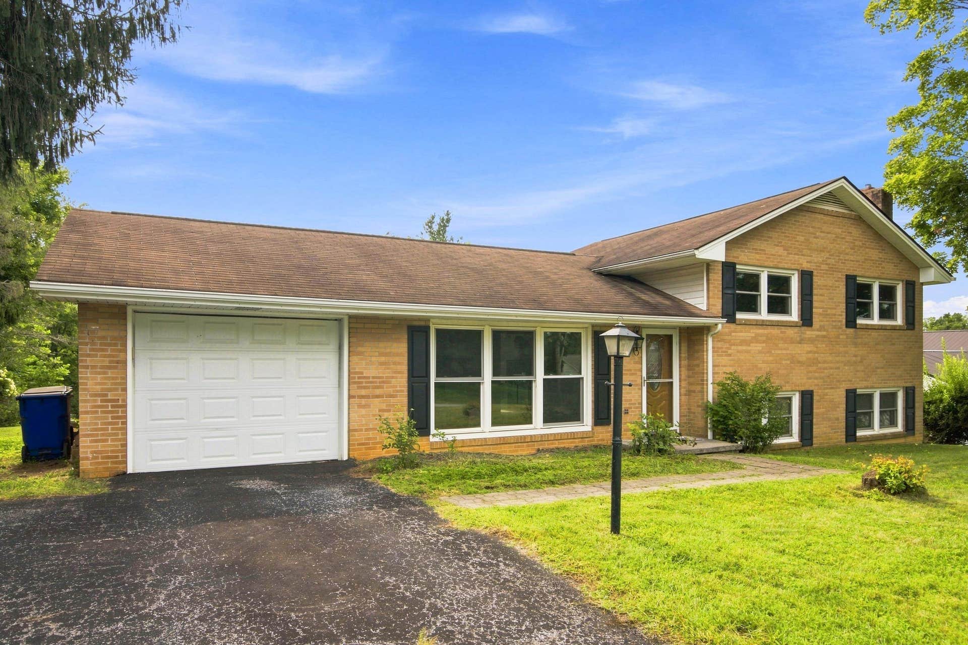325 Cheverly Drive, Christiansburg, VA 24073