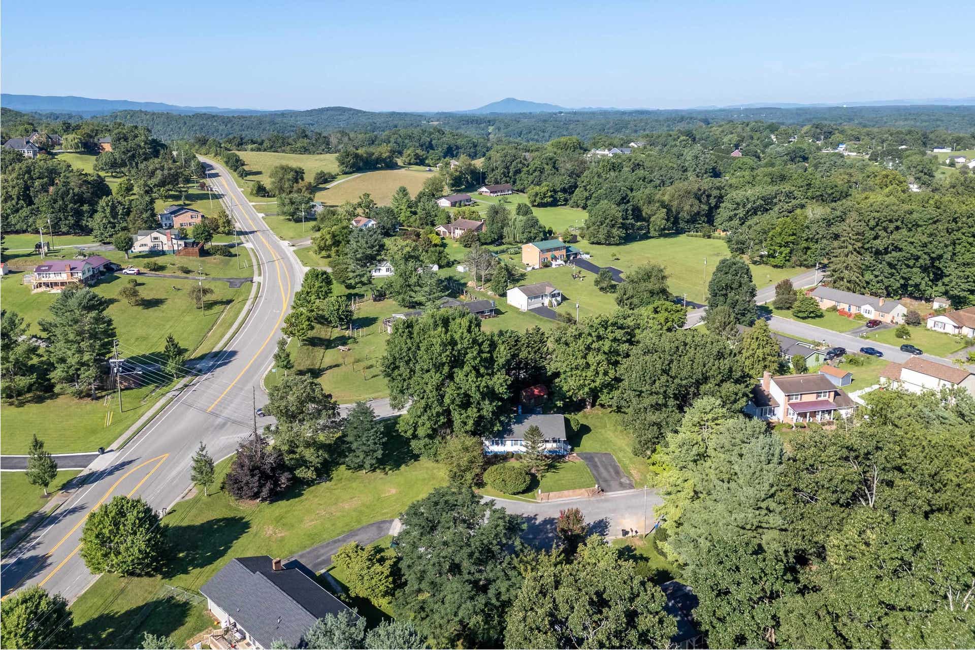 2116 CHARLTON Lane, Radford, VA 24141