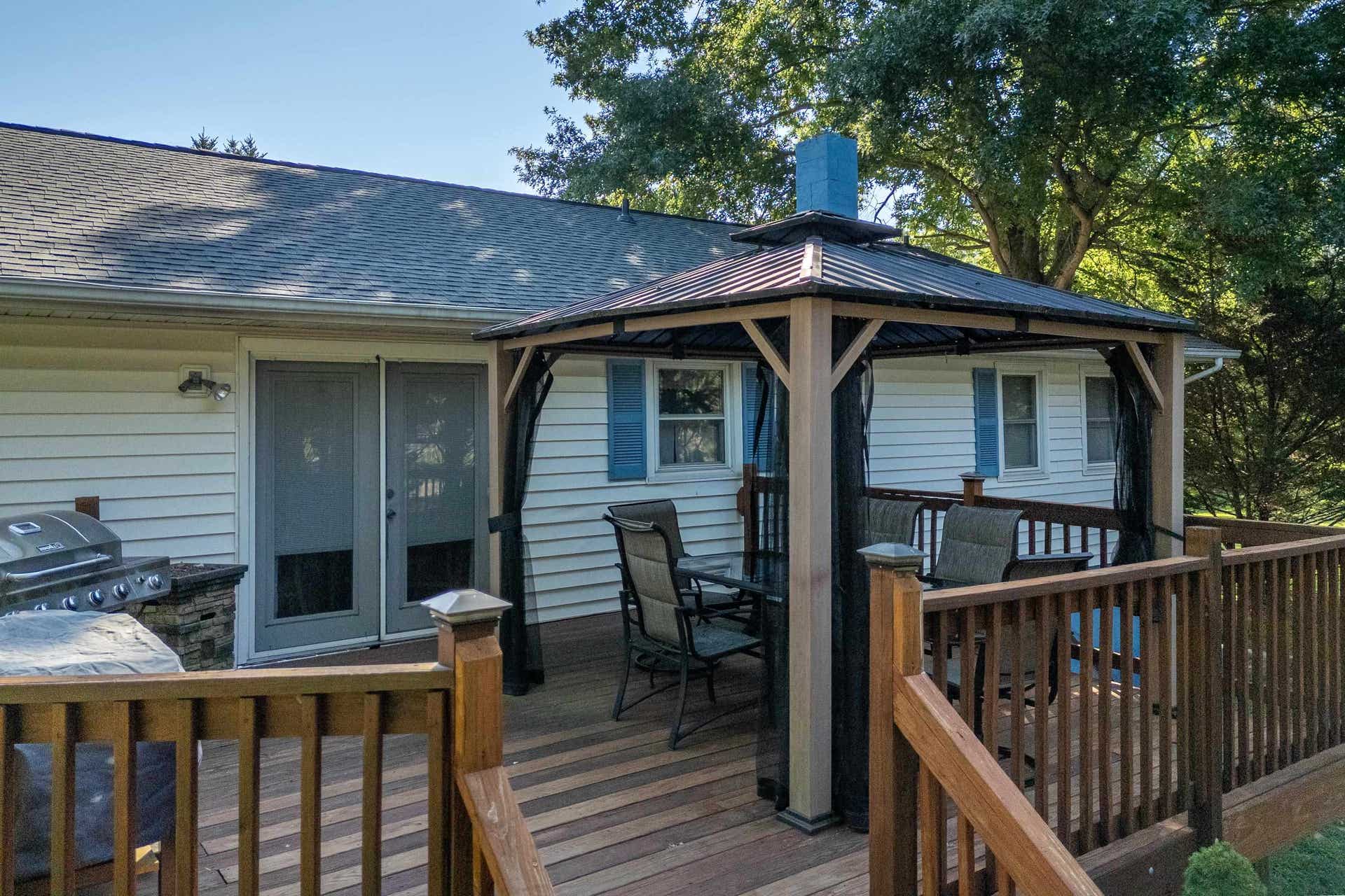 2116 CHARLTON Lane, Radford, VA 24141