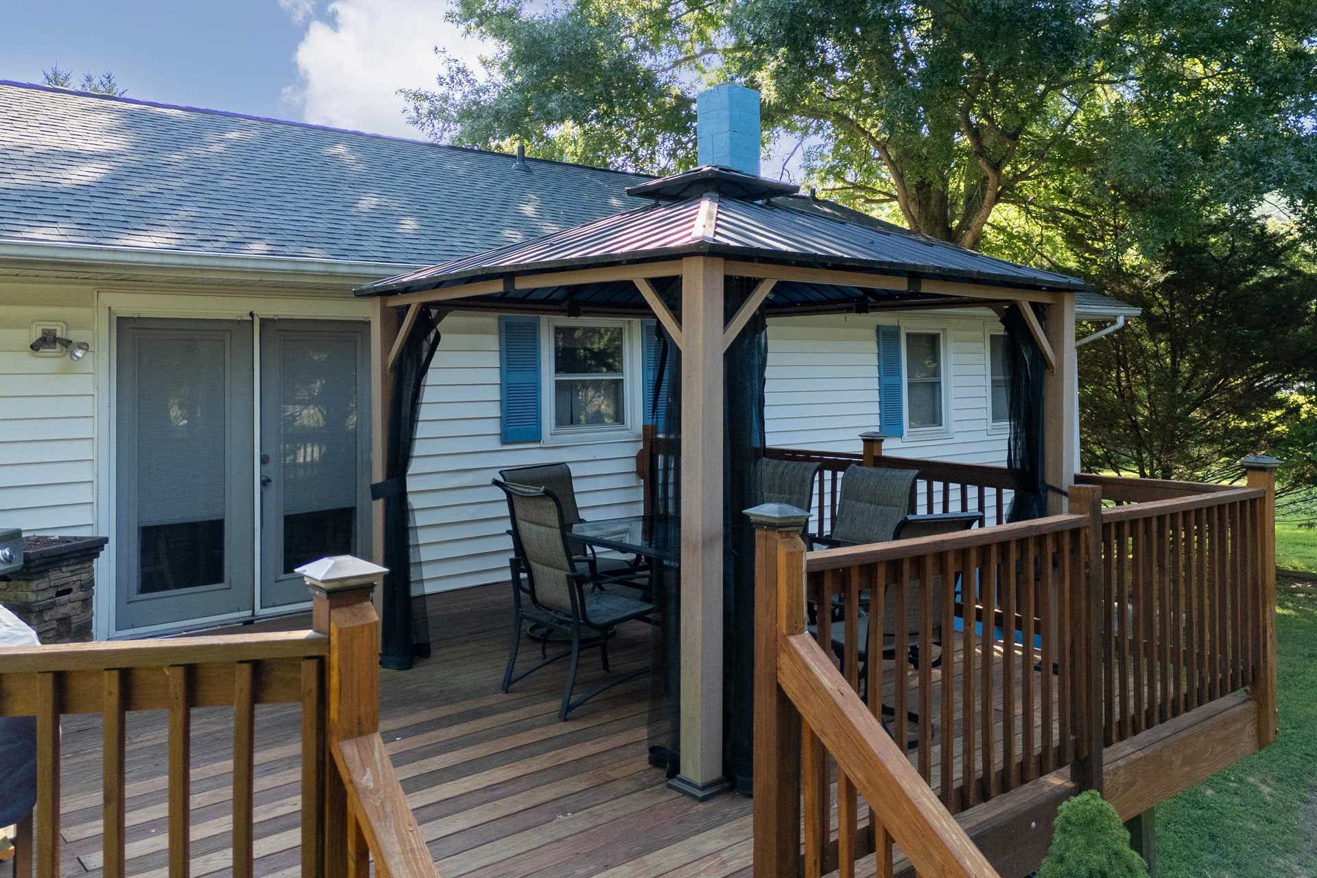 2116 CHARLTON Lane, Radford, VA 24141