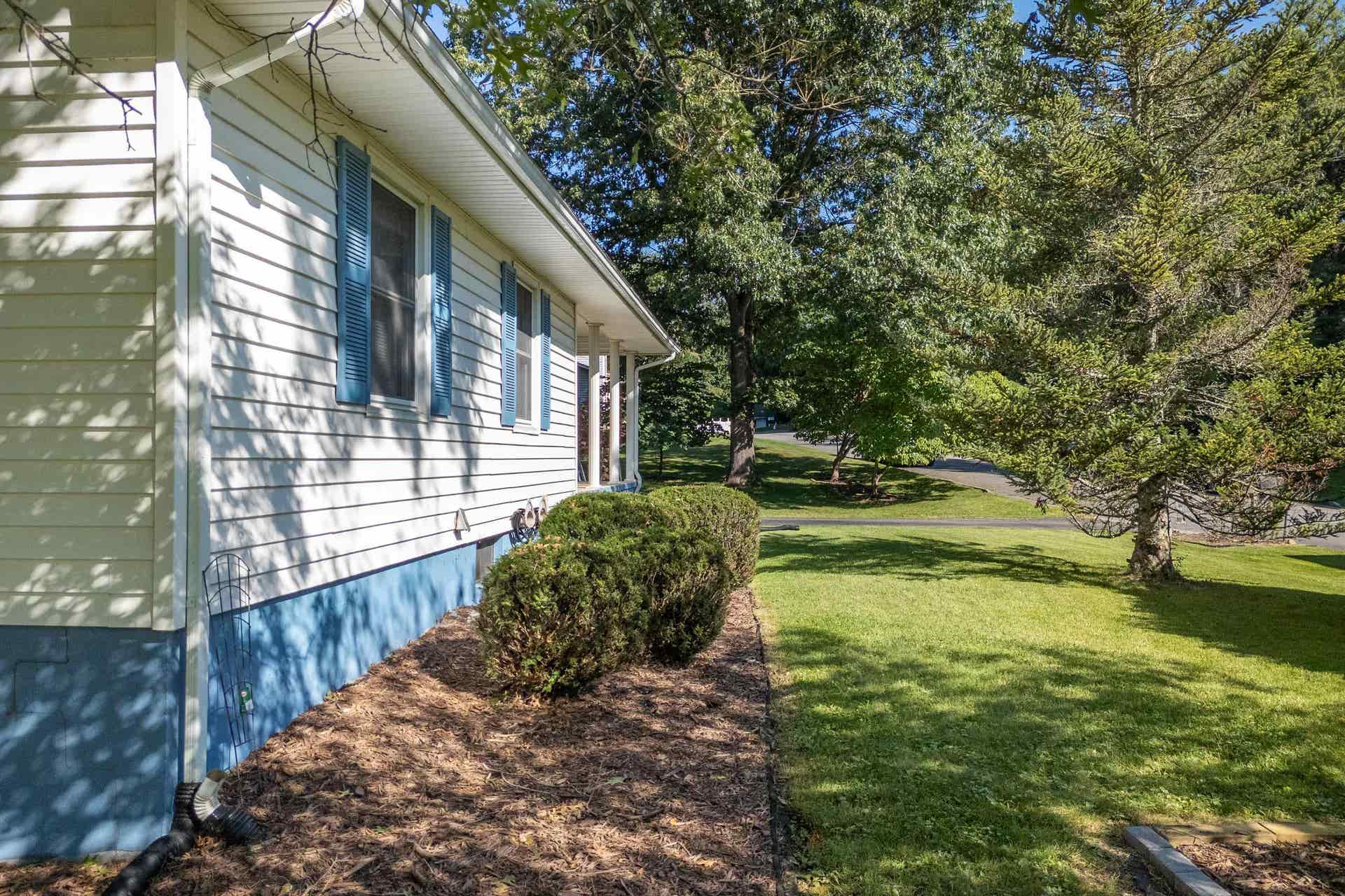 2116 CHARLTON Lane, Radford, VA 24141