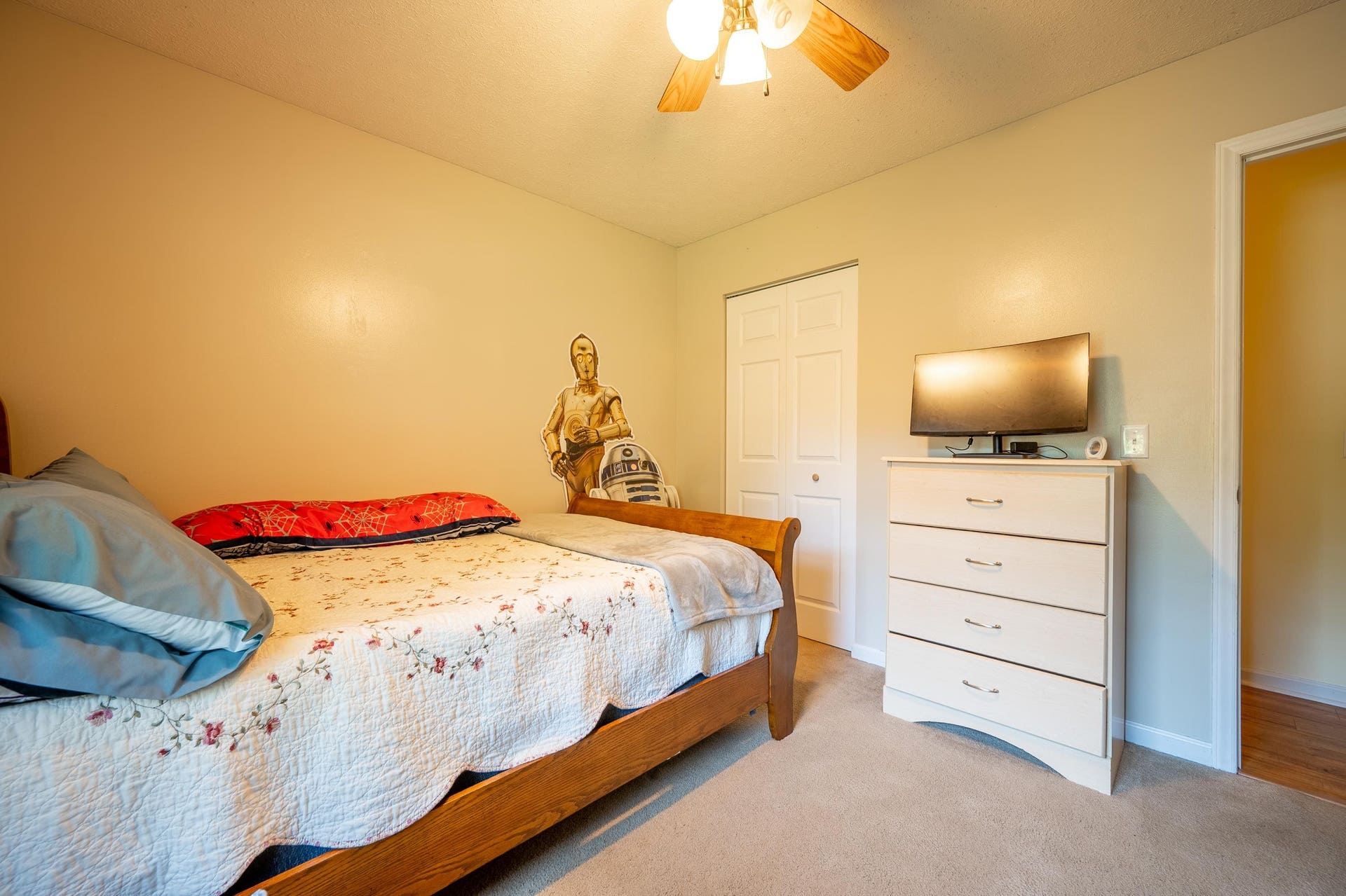2116 CHARLTON Lane, Radford, VA 24141