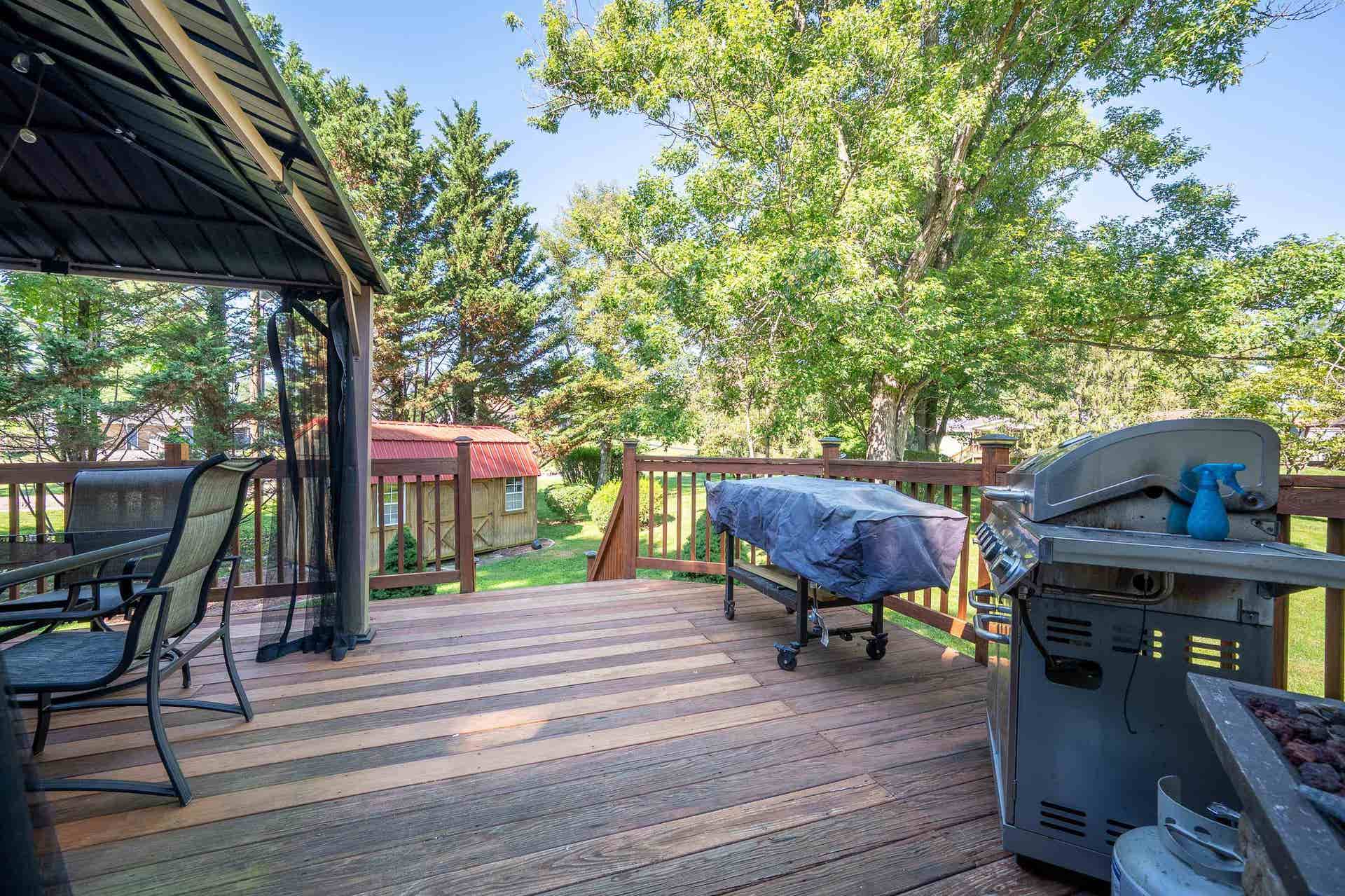 2116 CHARLTON Lane, Radford, VA 24141