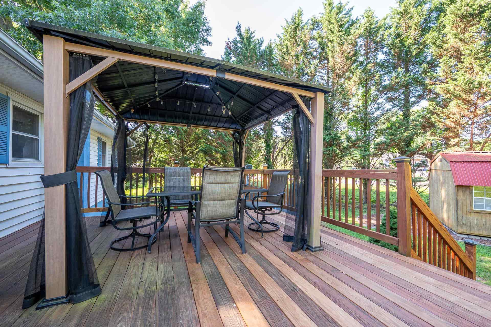2116 CHARLTON Lane, Radford, VA 24141