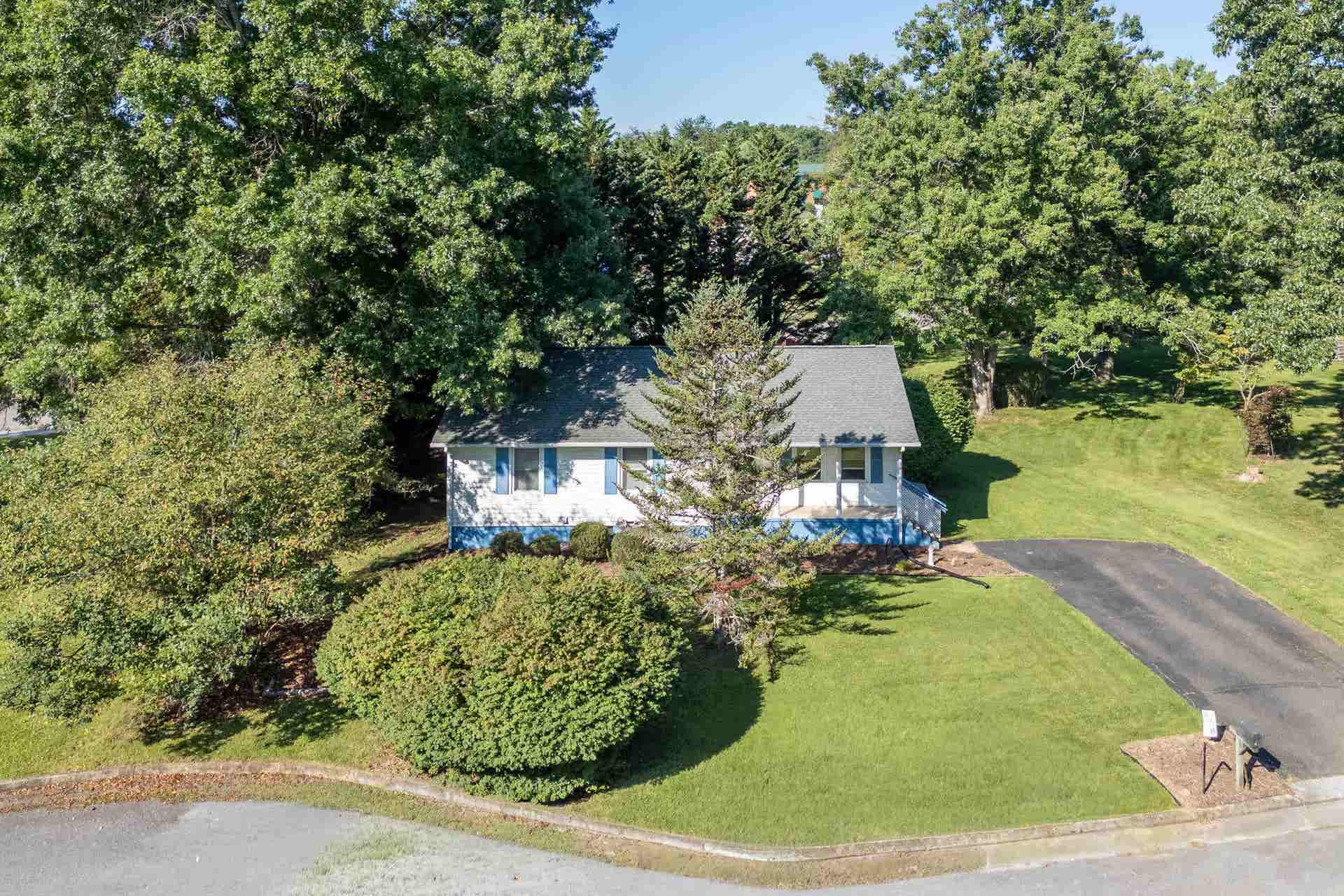2116 CHARLTON Lane, Radford, VA 24141