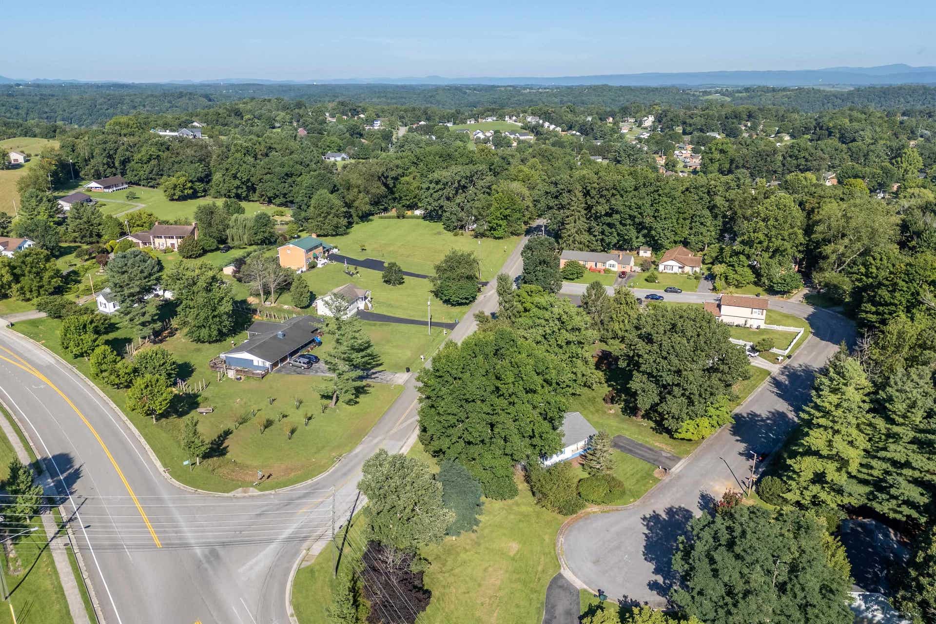 2116 CHARLTON Lane, Radford, VA 24141