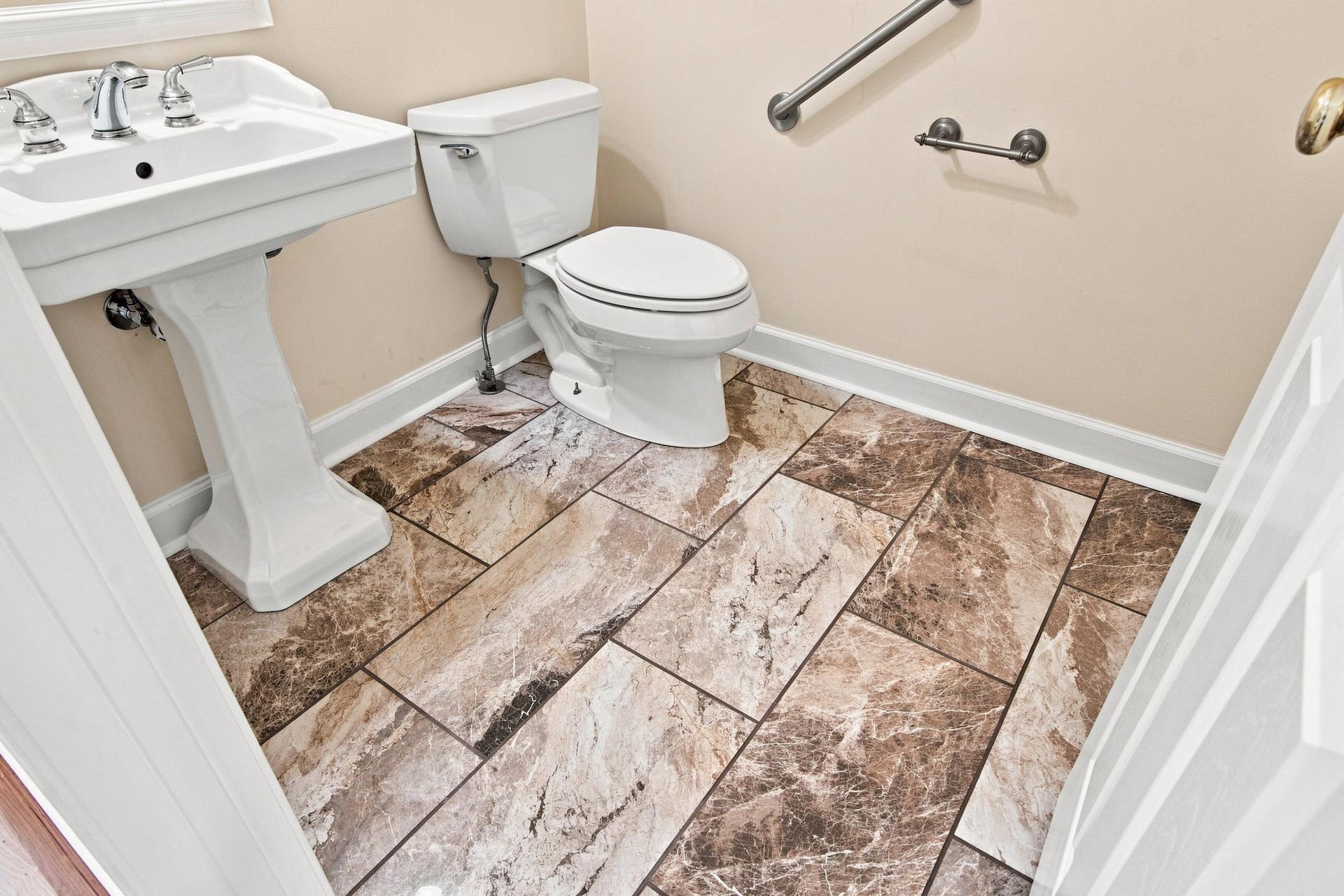 8139 River Course Drive, Radford, VA 24141