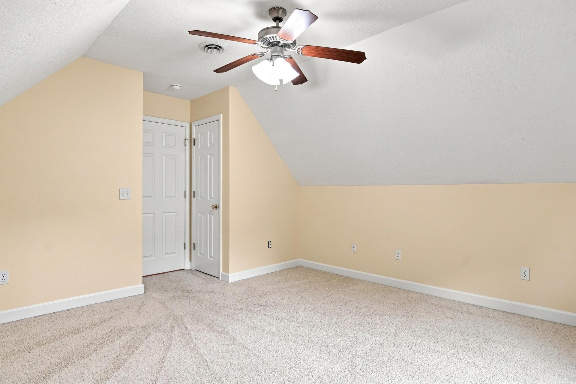 8139 River Course Drive, Radford, VA 24141