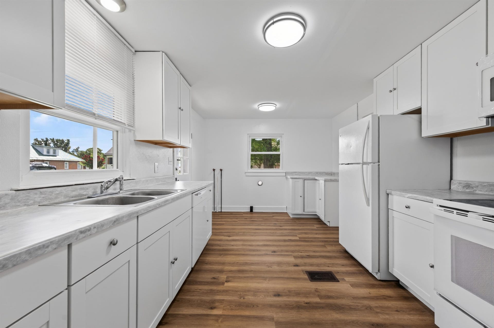 203 TAYLOR Street, Radford, VA 24141