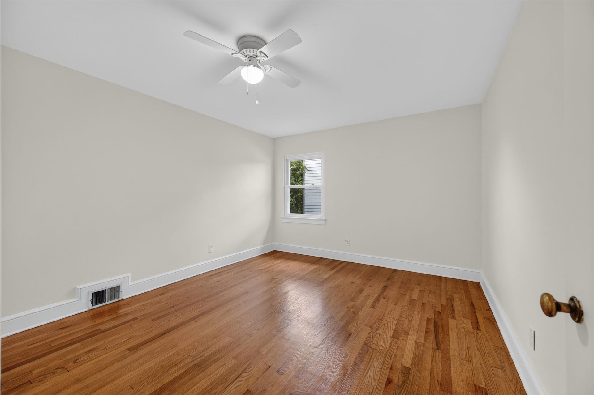 203 TAYLOR Street, Radford, VA 24141