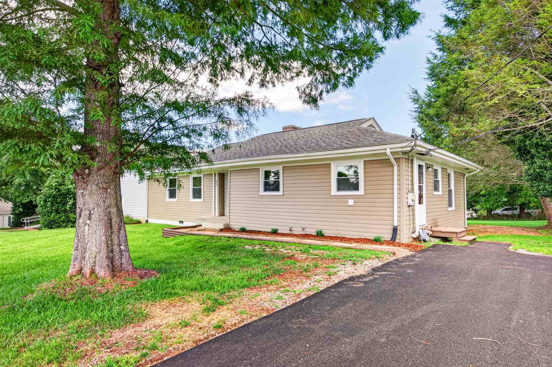 203 TAYLOR Street, Radford, VA 24141