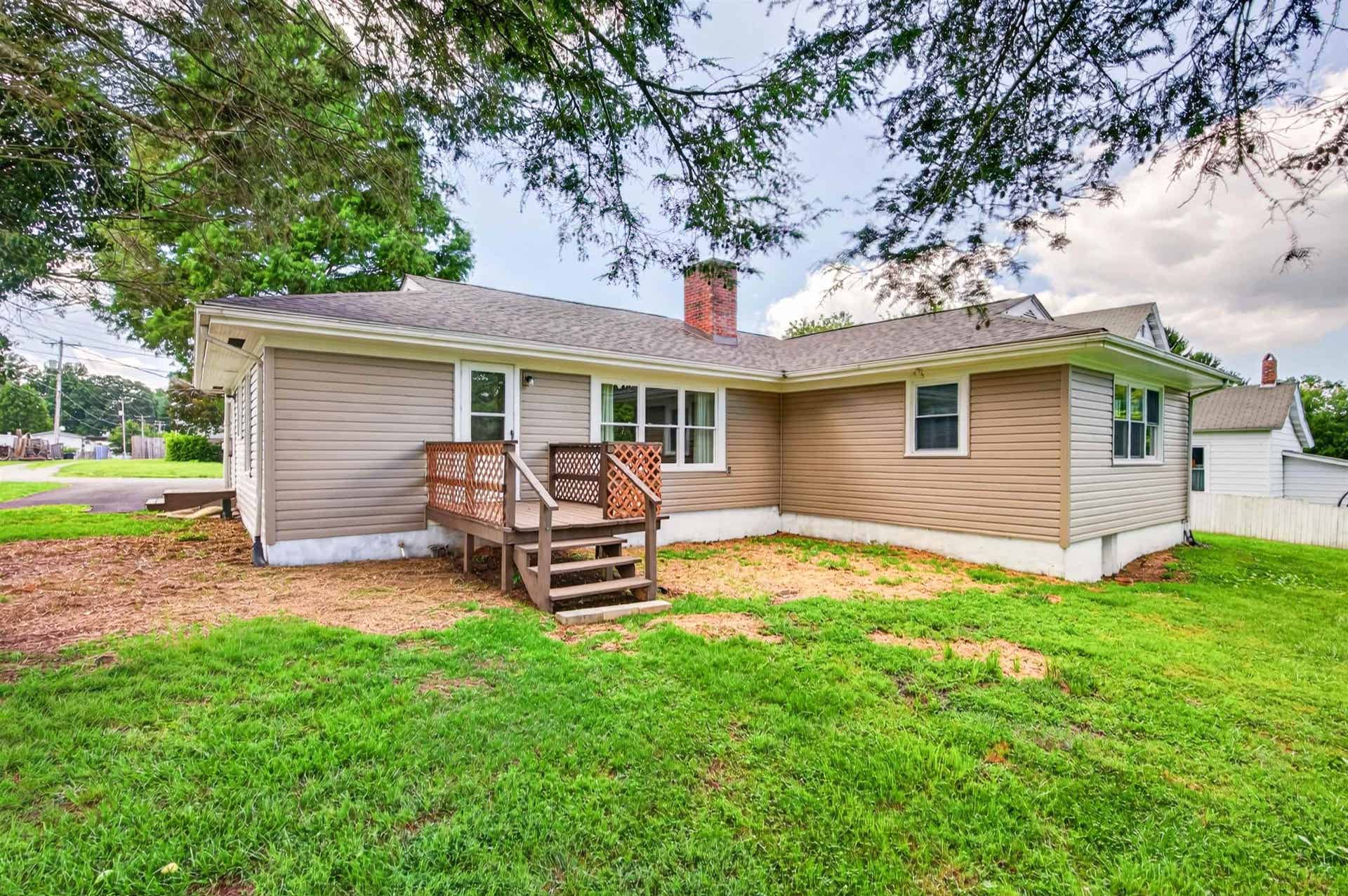 203 TAYLOR Street, Radford, VA 24141
