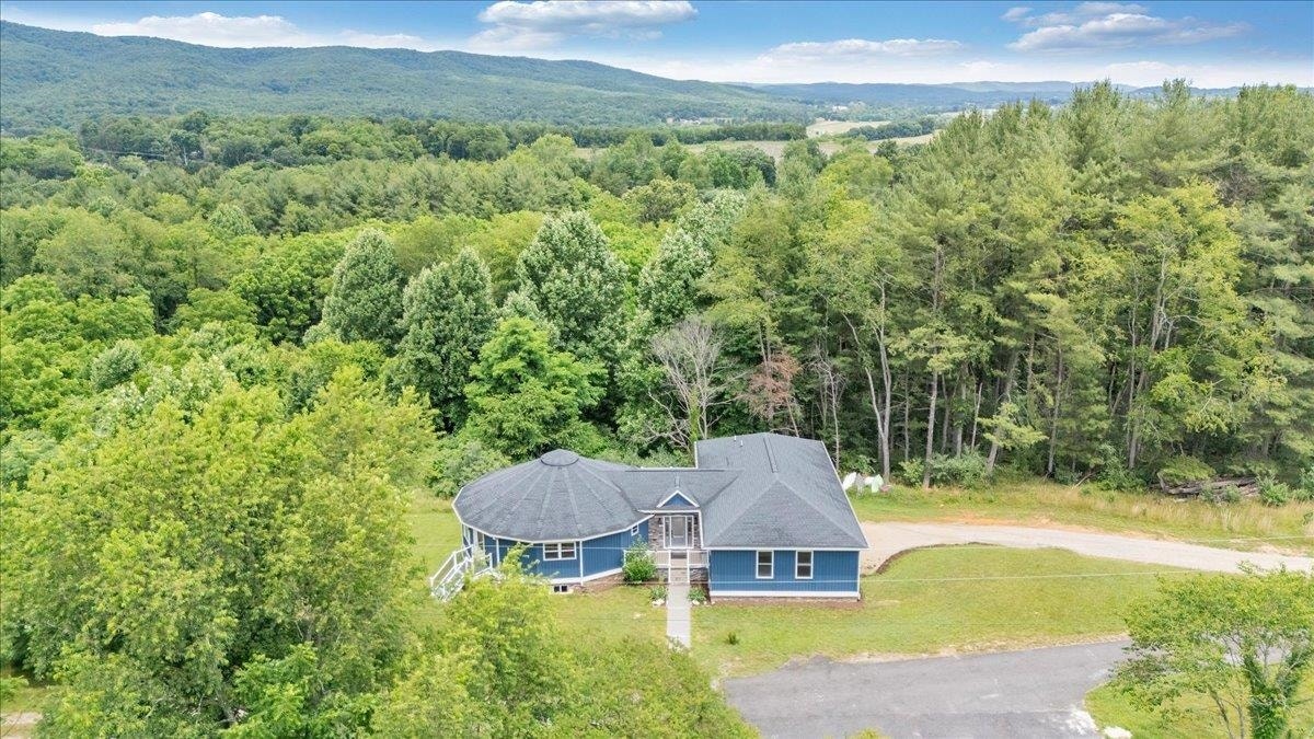 3202 Mathews Lane, Blacksburg, VA 24060