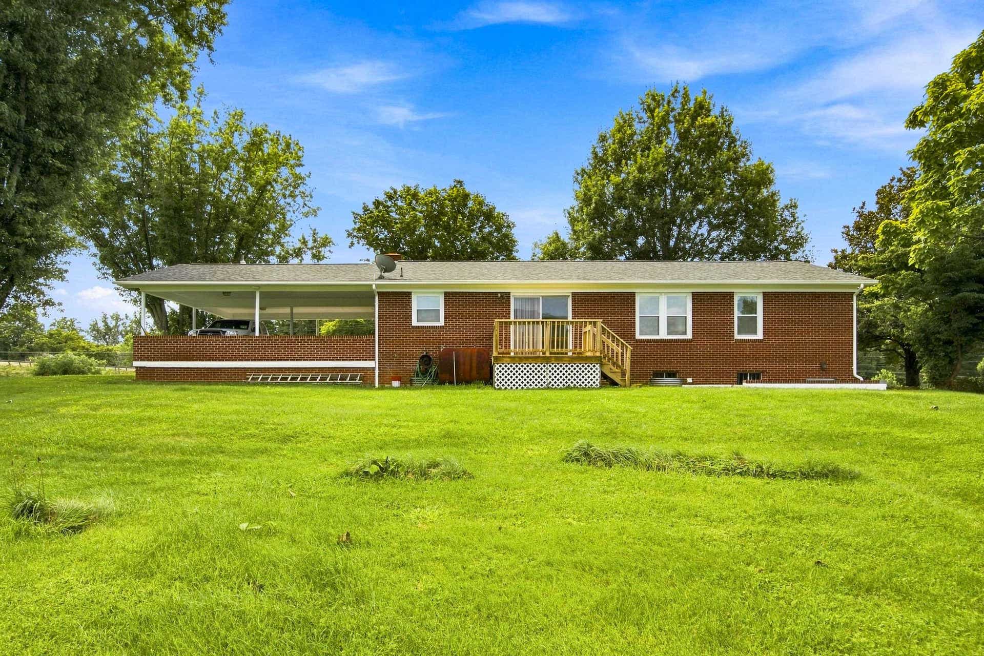 6477 Virginia Avenue, Pembroke, VA 24136
