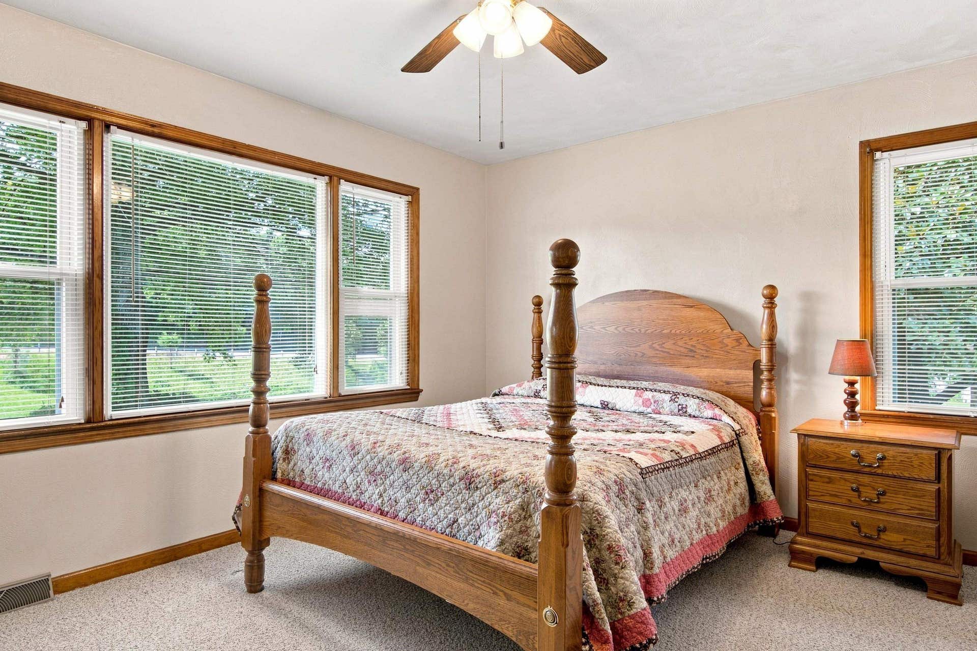 6477 Virginia Avenue, Pembroke, VA 24136