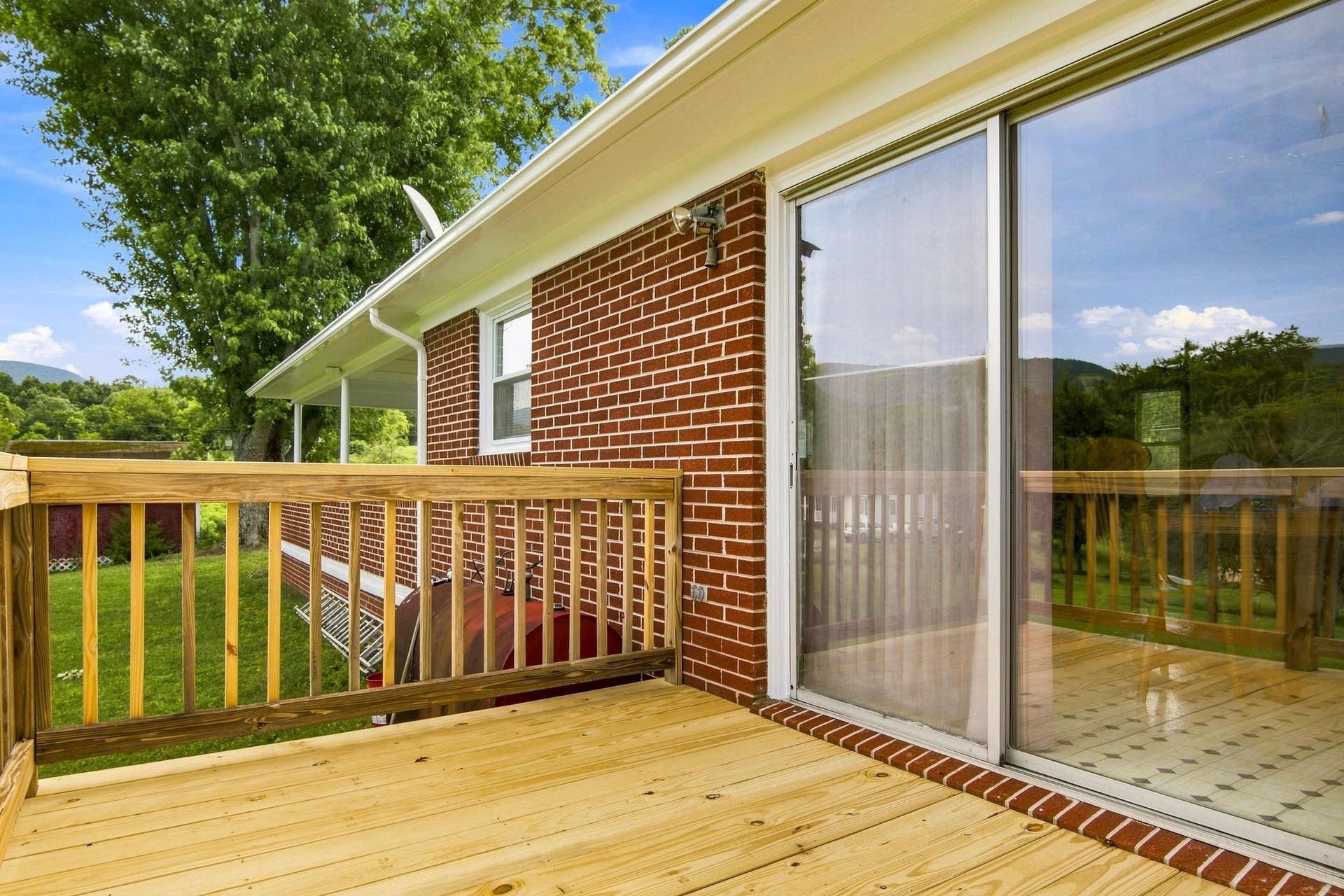 6477 Virginia Avenue, Pembroke, VA 24136