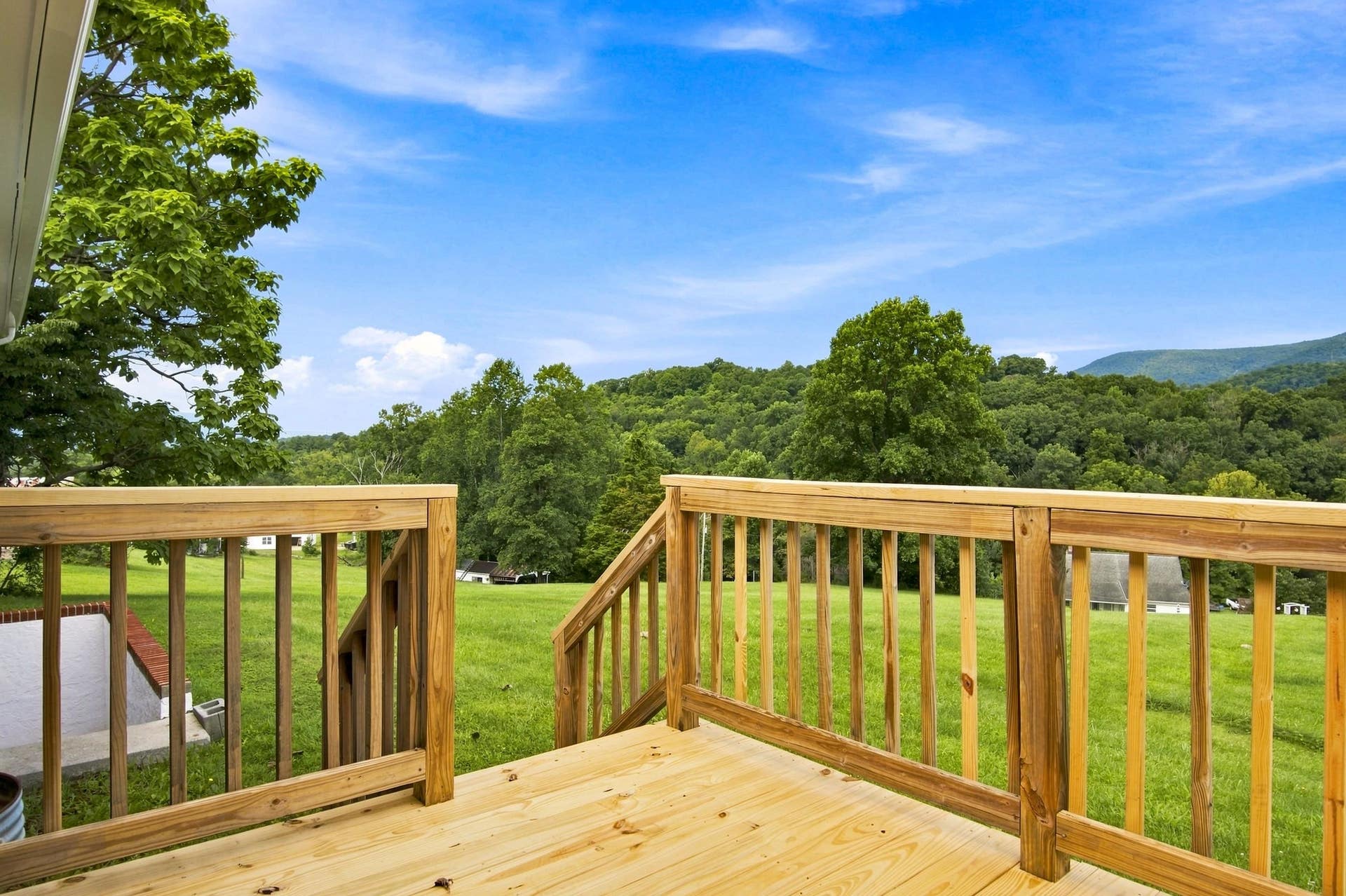 6477 Virginia Avenue, Pembroke, VA 24136