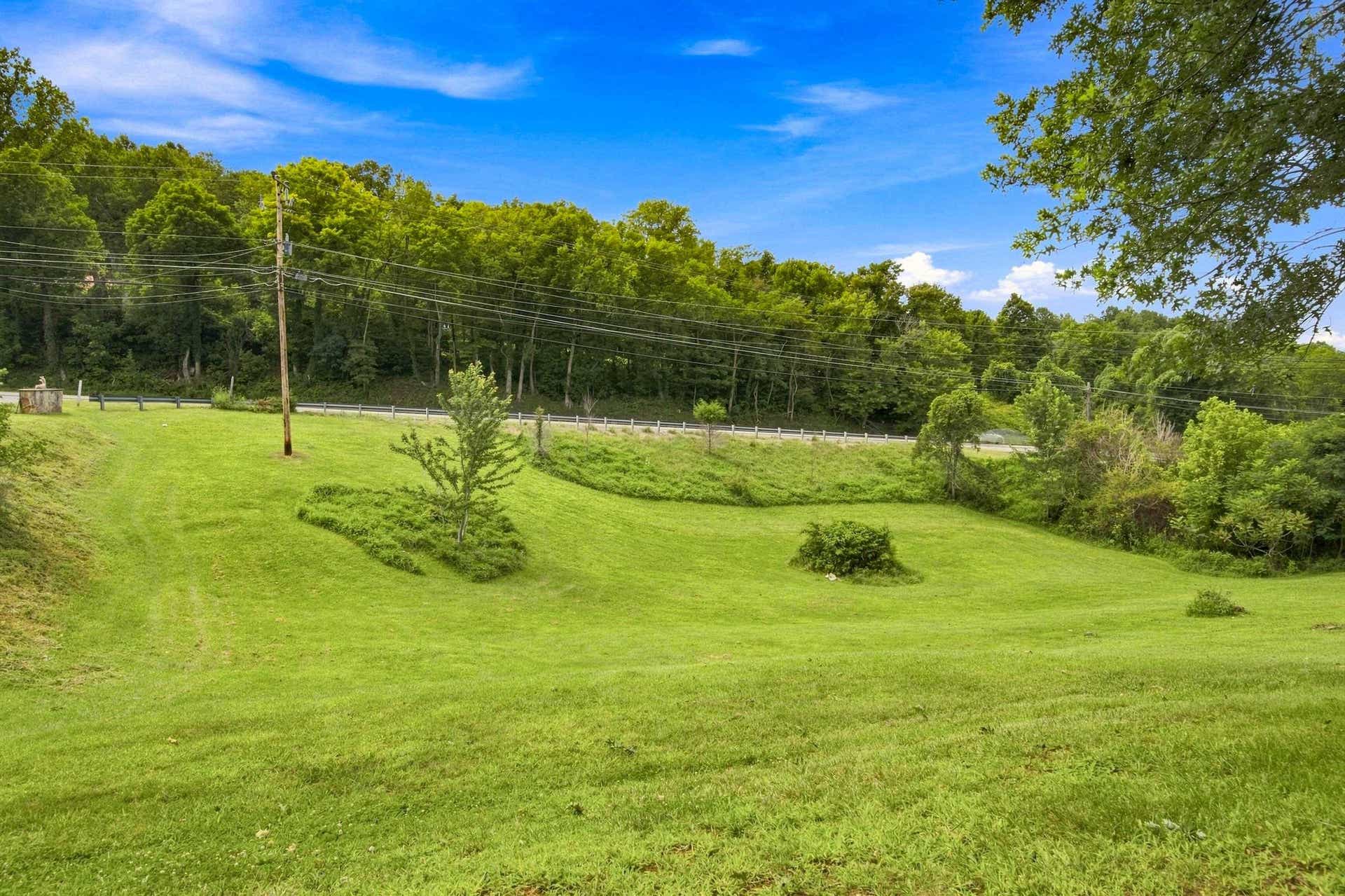 6477 Virginia Avenue, Pembroke, VA 24136