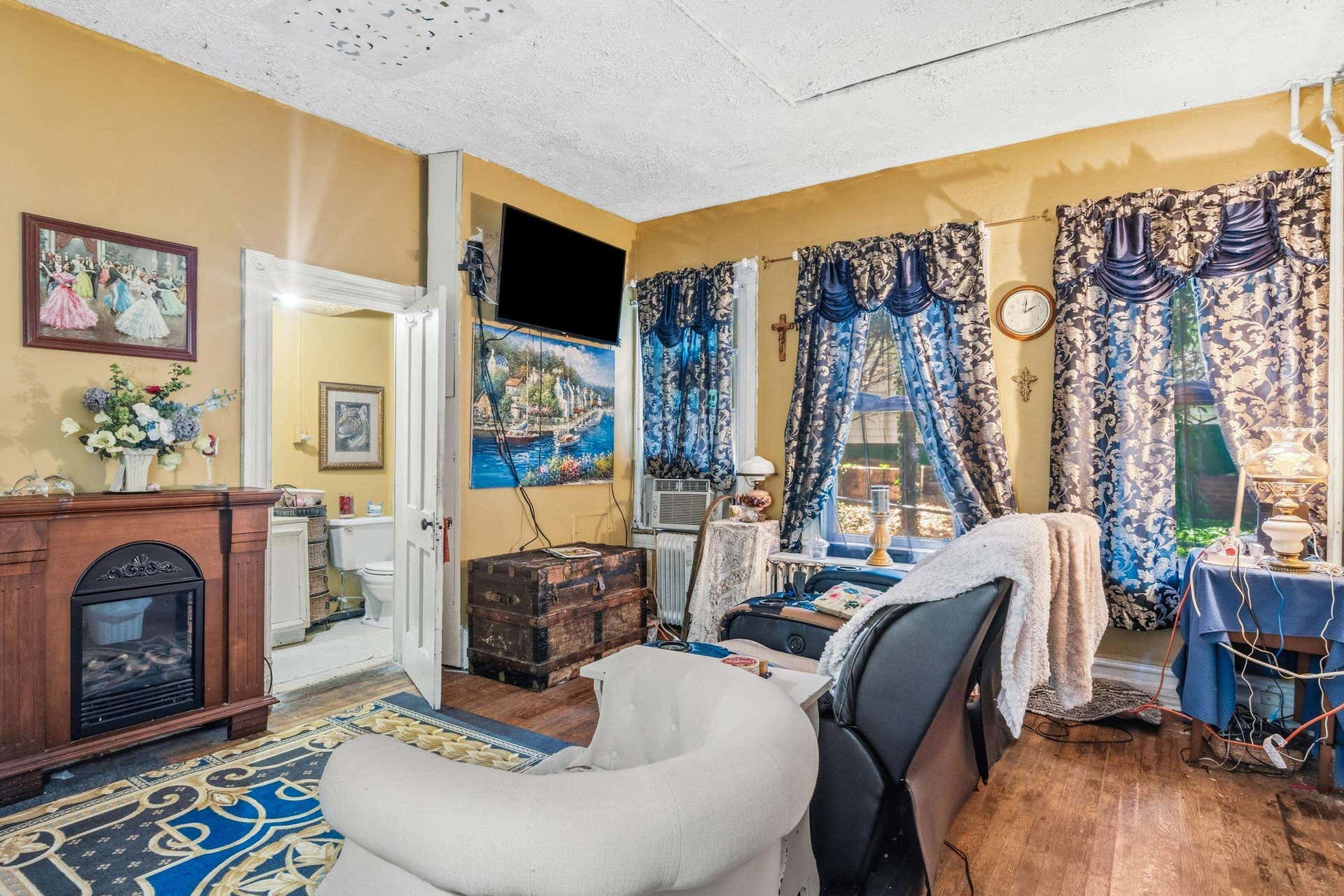216 3RD Street, Radford, VA 24141