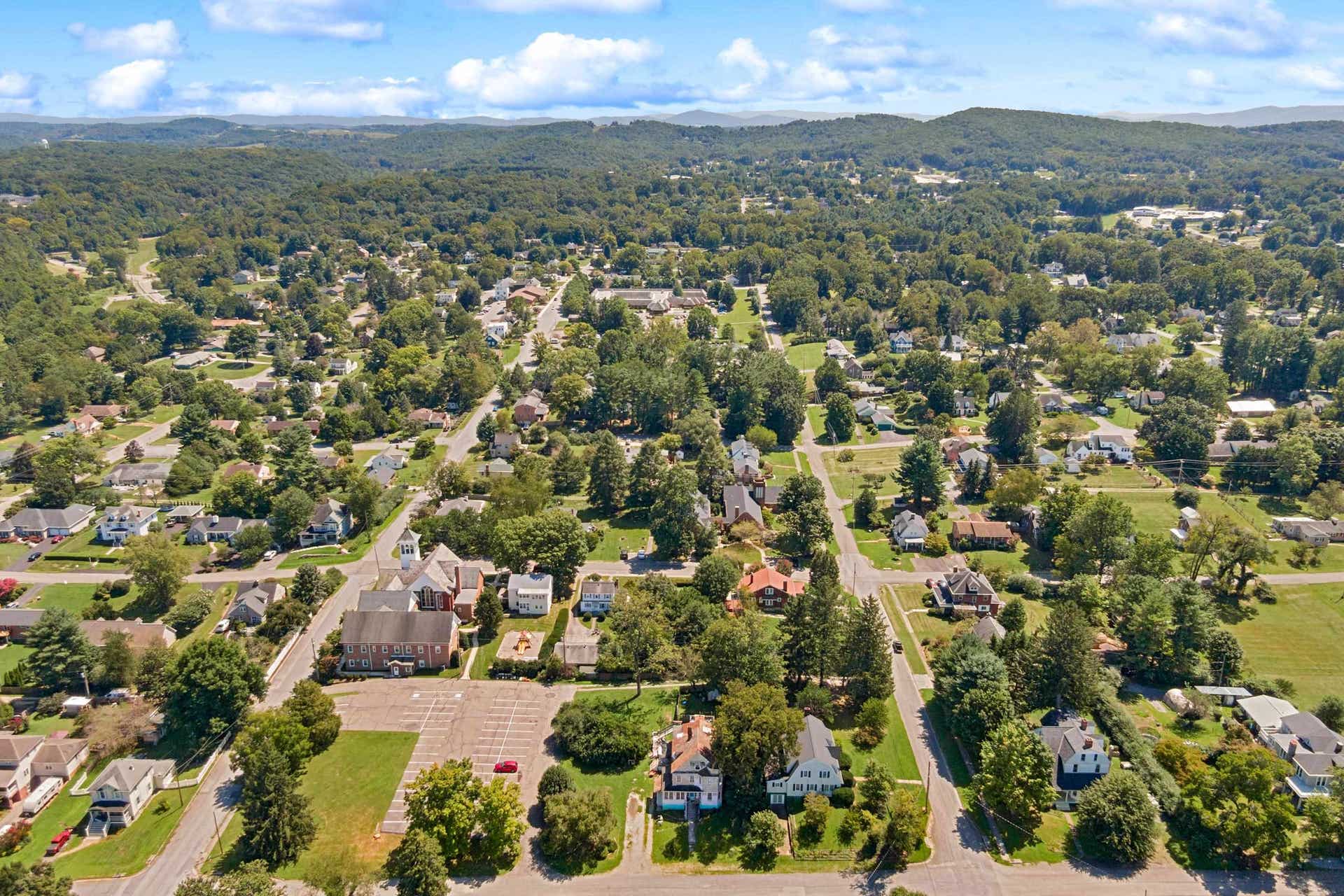 216 3RD Street, Radford, VA 24141