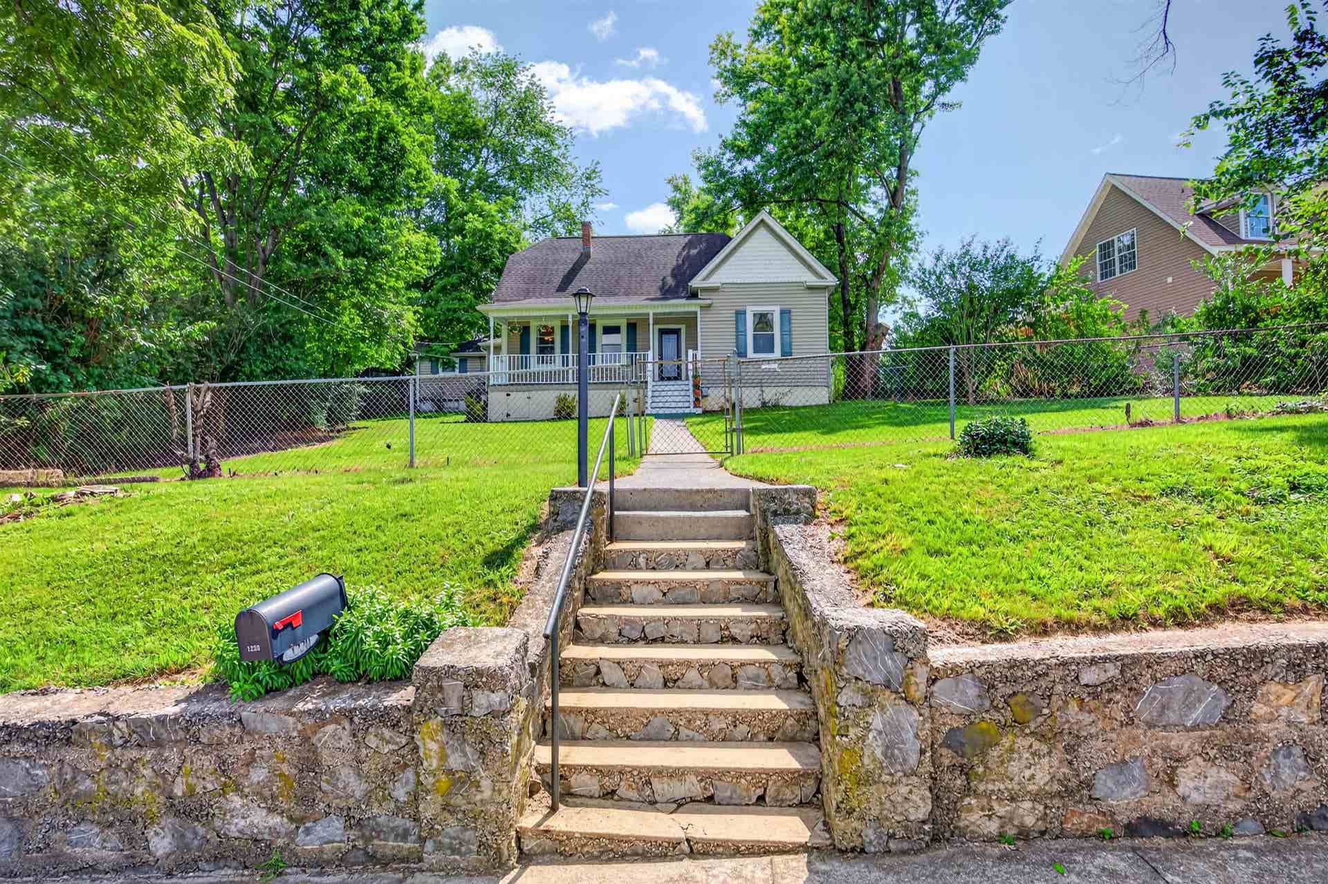 1220 Cambria Street, Christiansburg, VA 24073