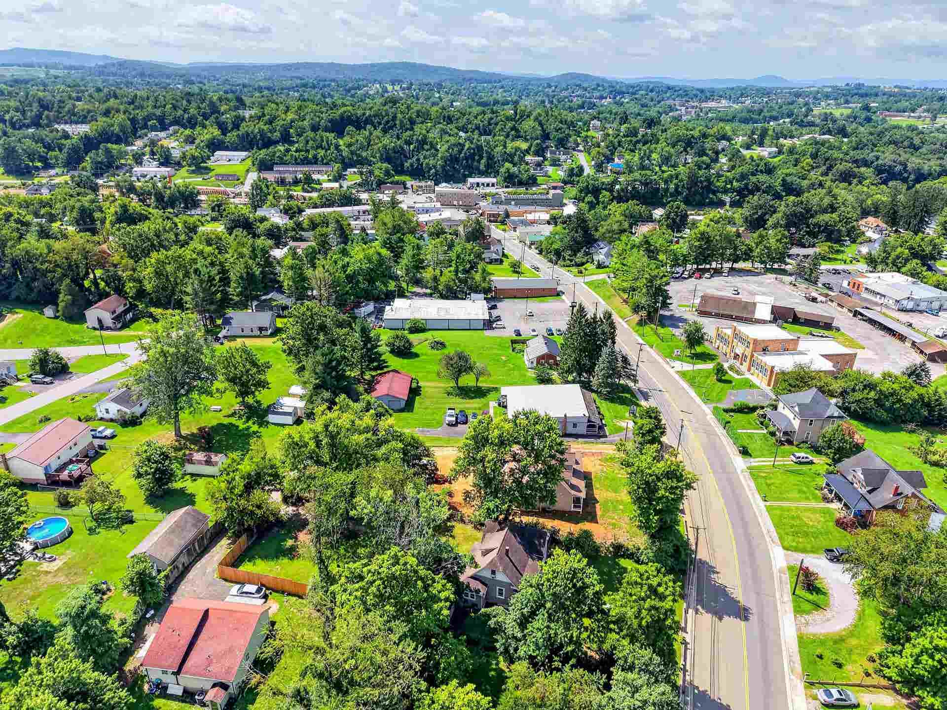 1220 Cambria Street, Christiansburg, VA 24073