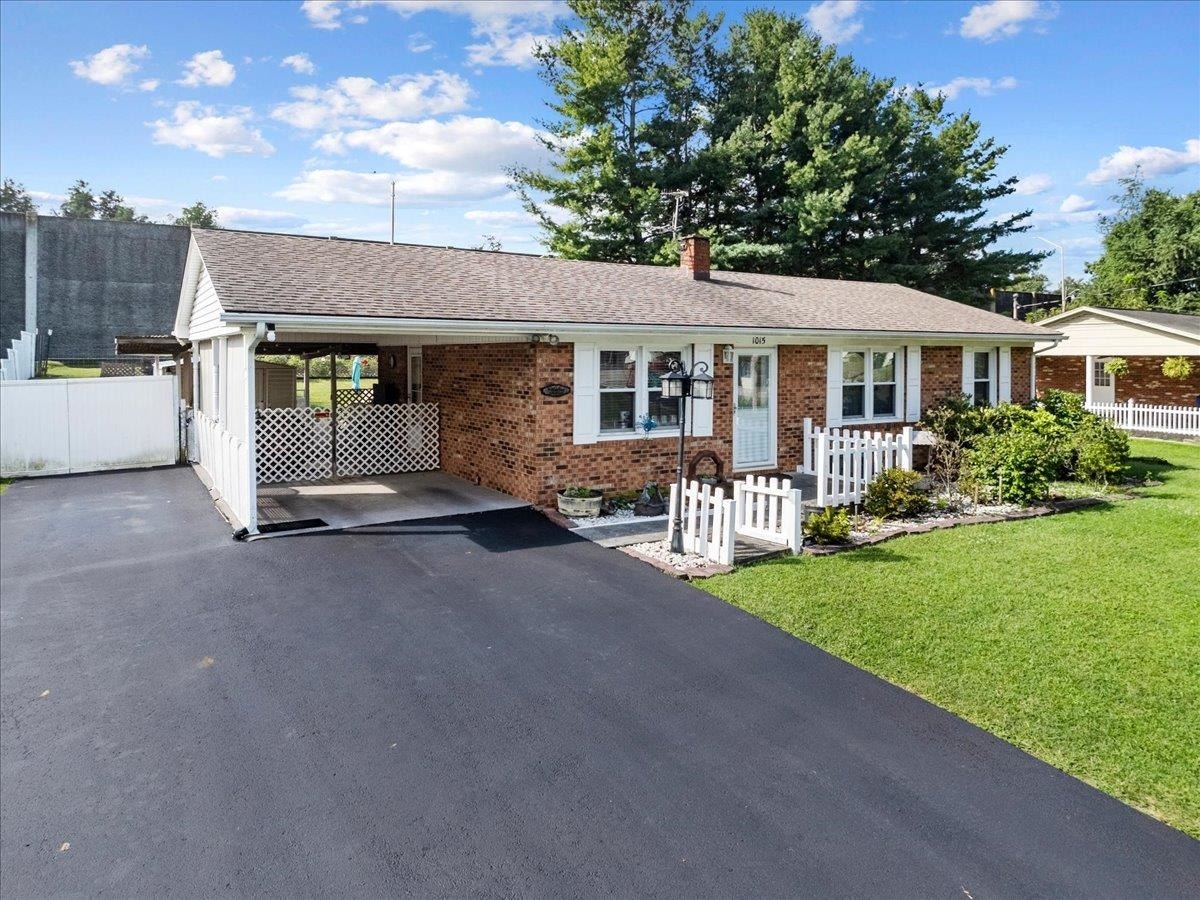 1015 READING Road, Christiansburg, VA 24073