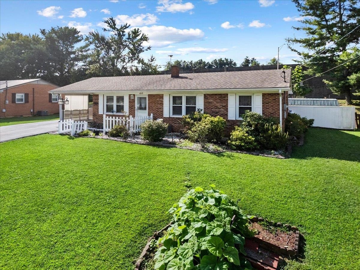 1015 READING Road, Christiansburg, VA 24073