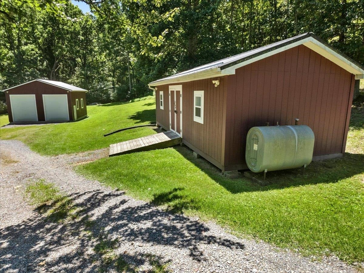 398 Penvir Street, Narrows, VA 24124