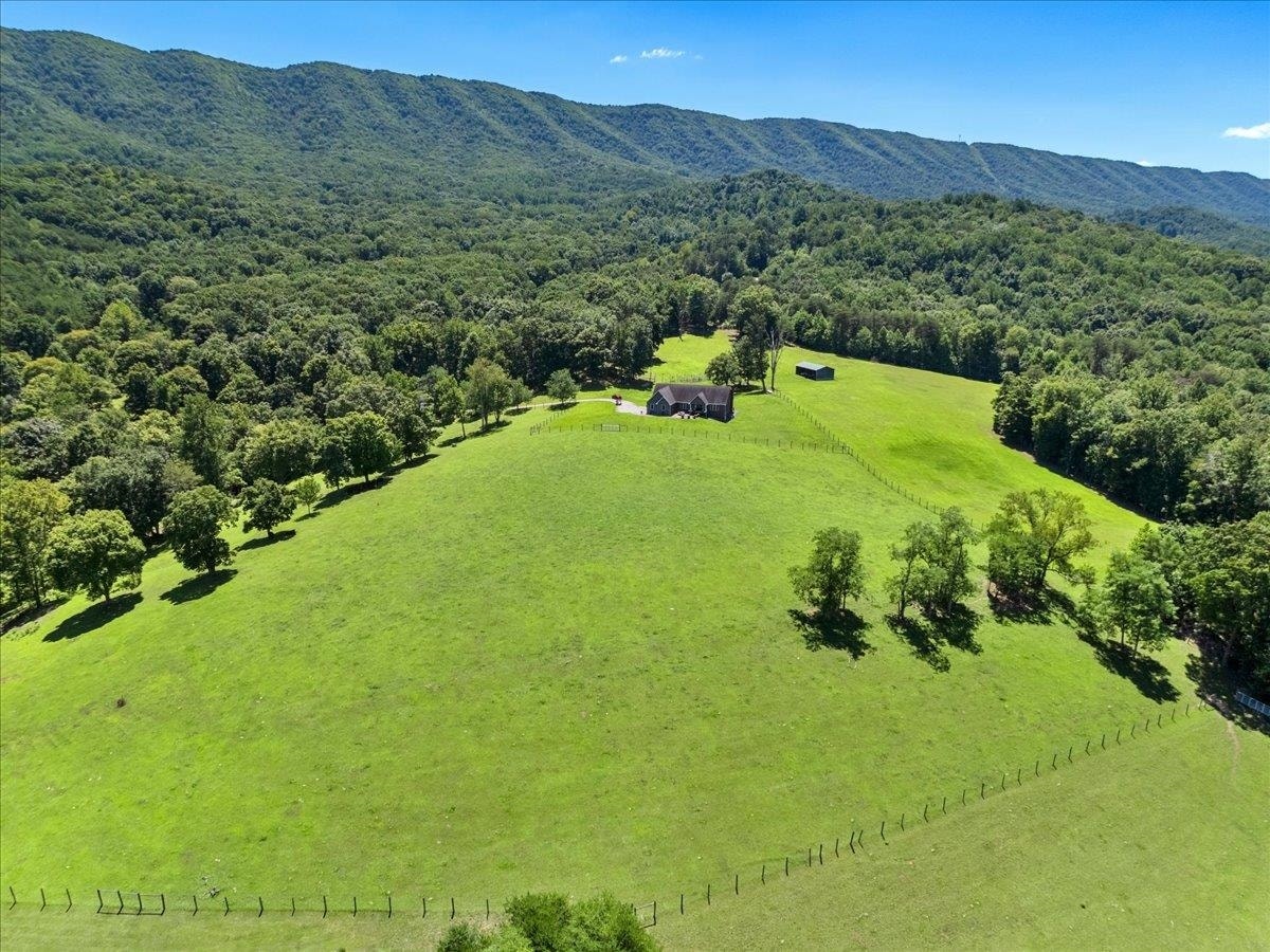 398 Penvir Street, Narrows, VA 24124