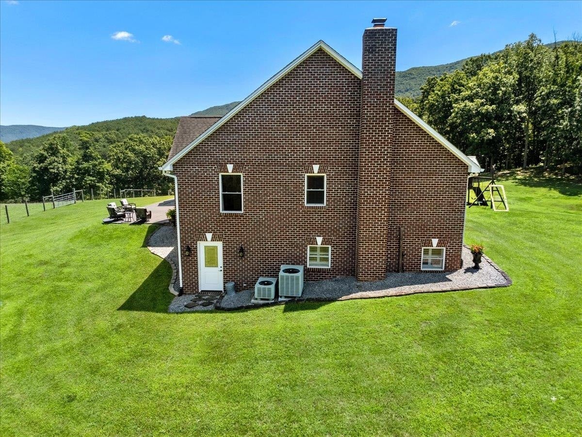 398 Penvir Street, Narrows, VA 24124