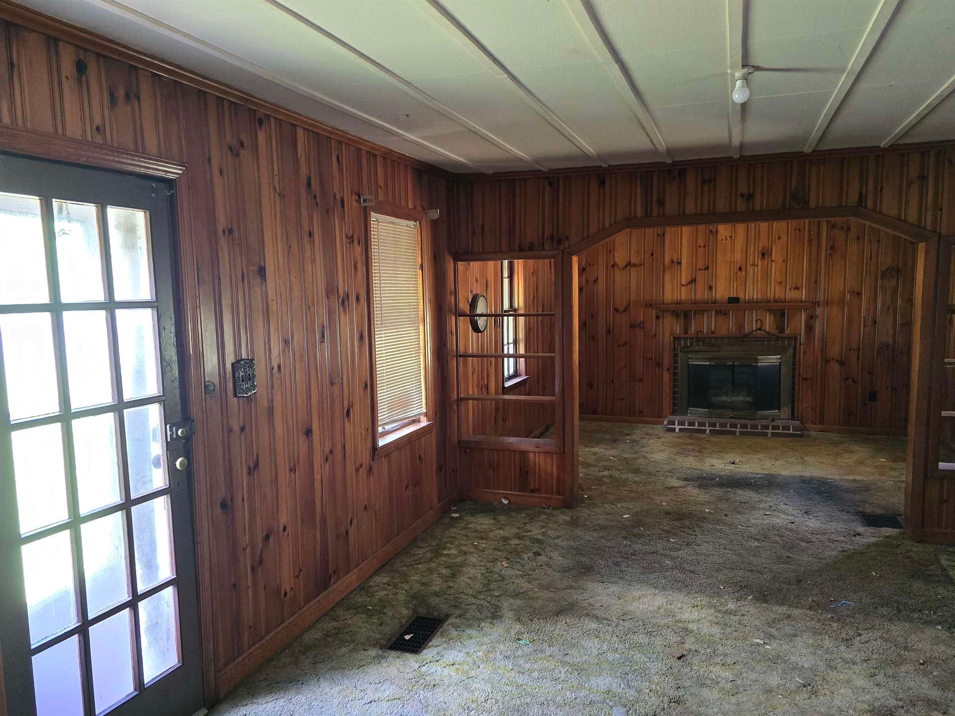 111 PEMBROKE Street, Pembroke, VA 24136
