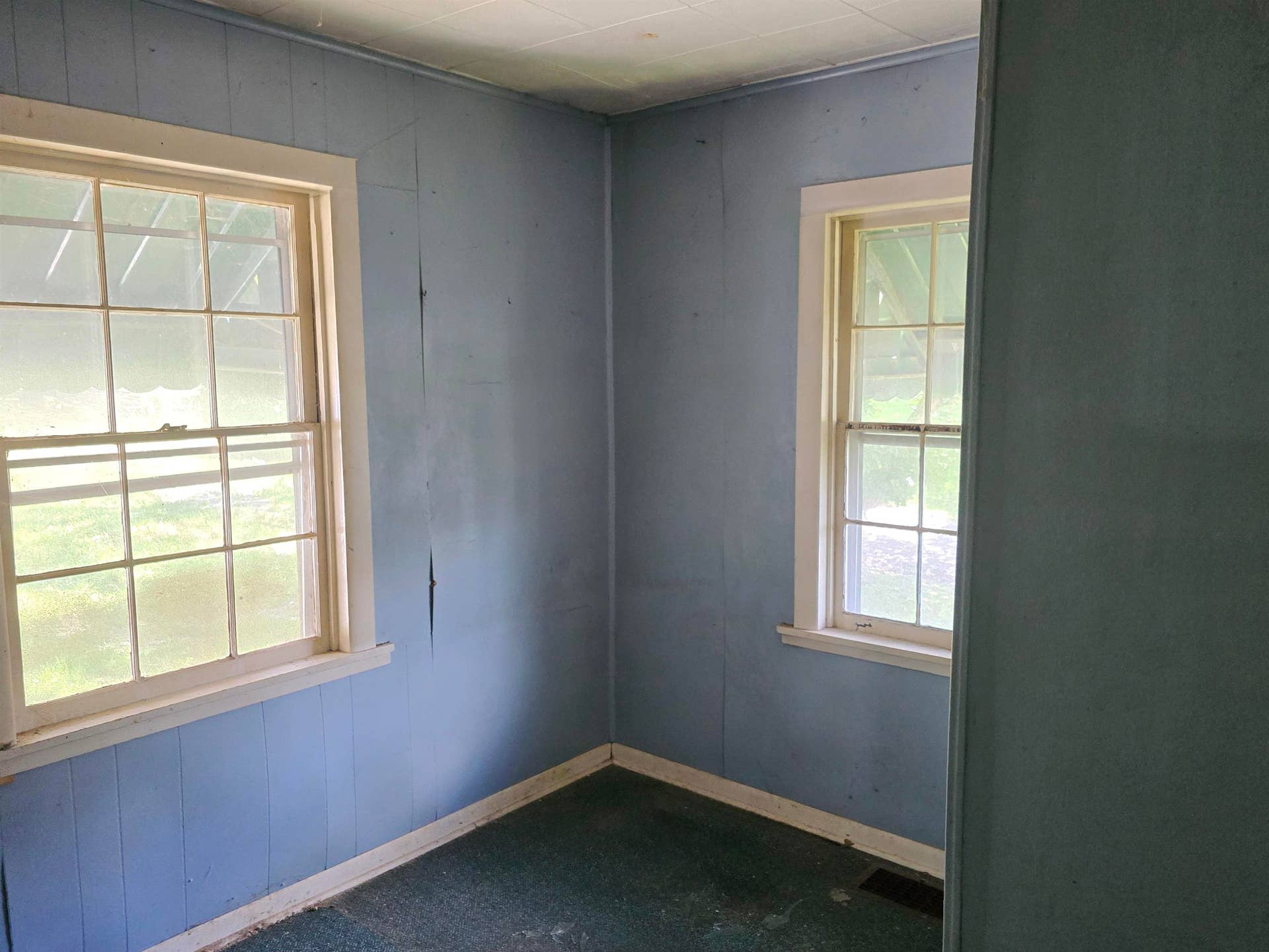 111 PEMBROKE Street, Pembroke, VA 24136