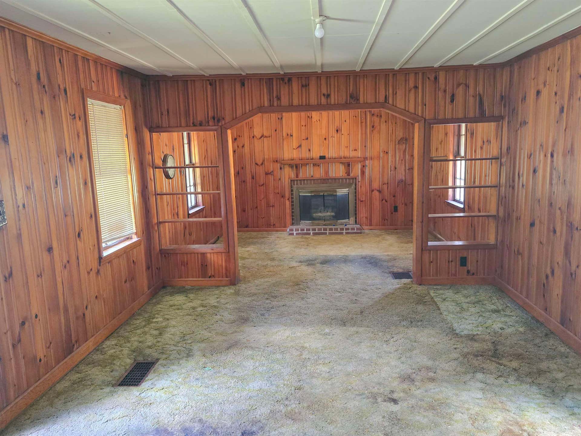 111 PEMBROKE Street, Pembroke, VA 24136