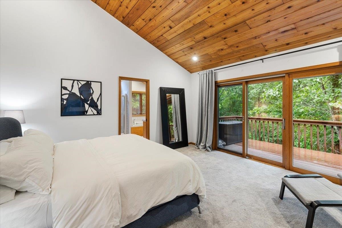 1102 Deerfield Drive, Blacksburg, VA 24060
