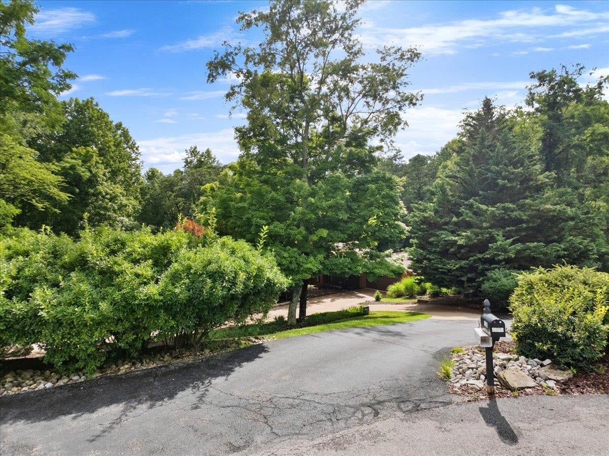 1102 Deerfield Drive, Blacksburg, VA 24060