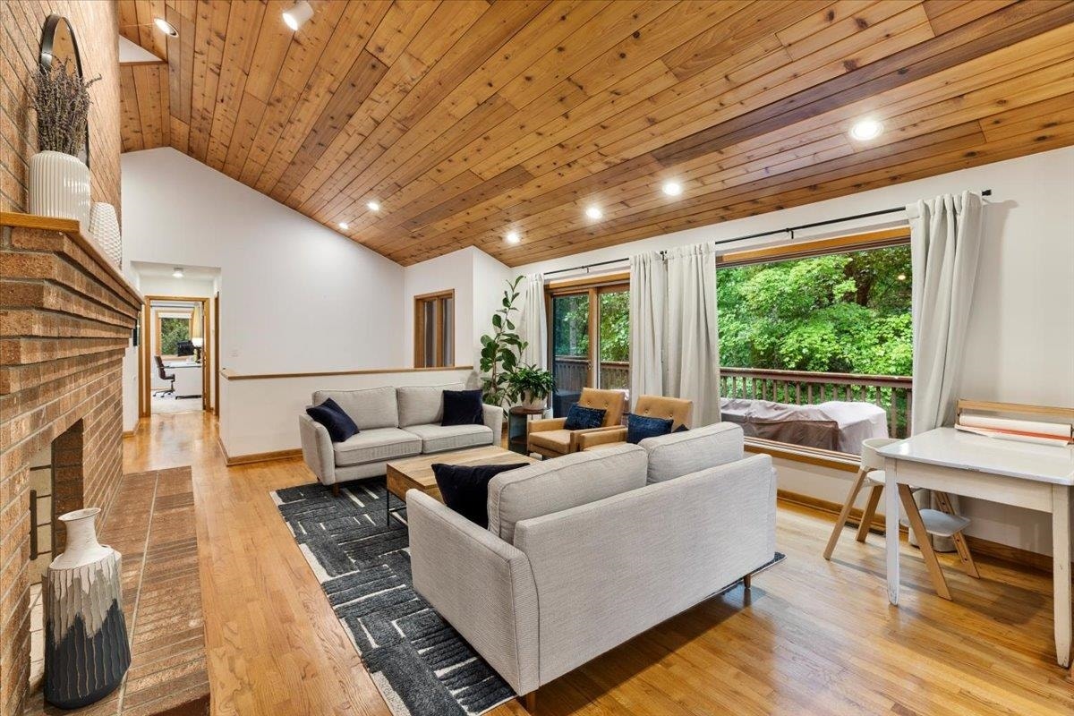 1102 Deerfield Drive, Blacksburg, VA 24060