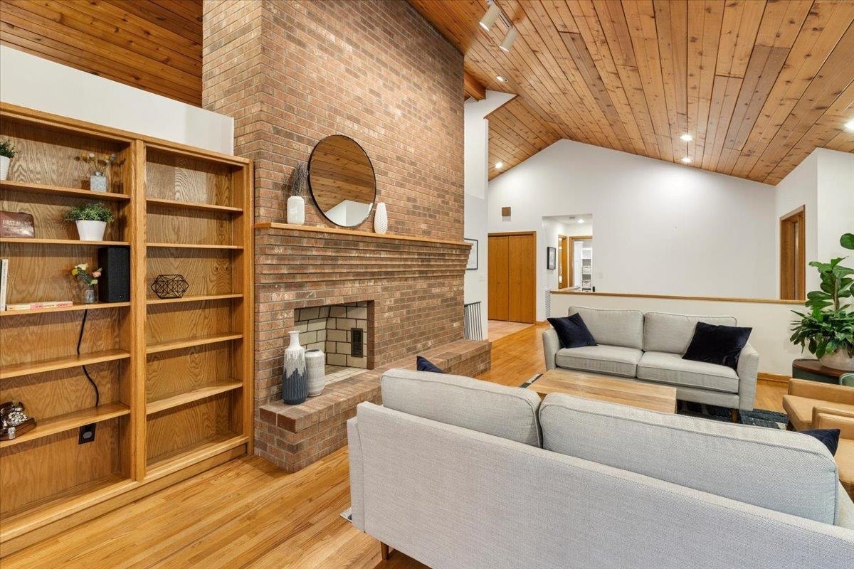 1102 Deerfield Drive, Blacksburg, VA 24060