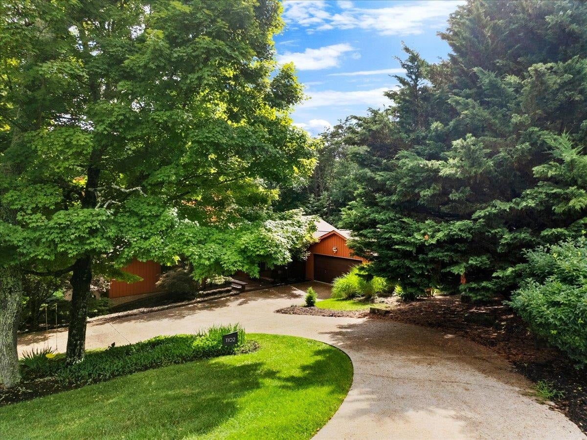 1102 Deerfield Drive, Blacksburg, VA 24060