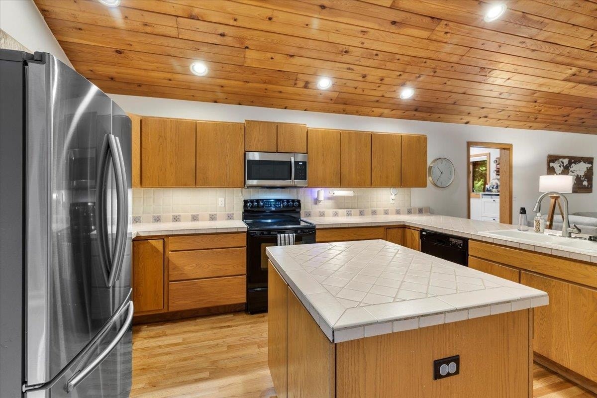 1102 Deerfield Drive, Blacksburg, VA 24060