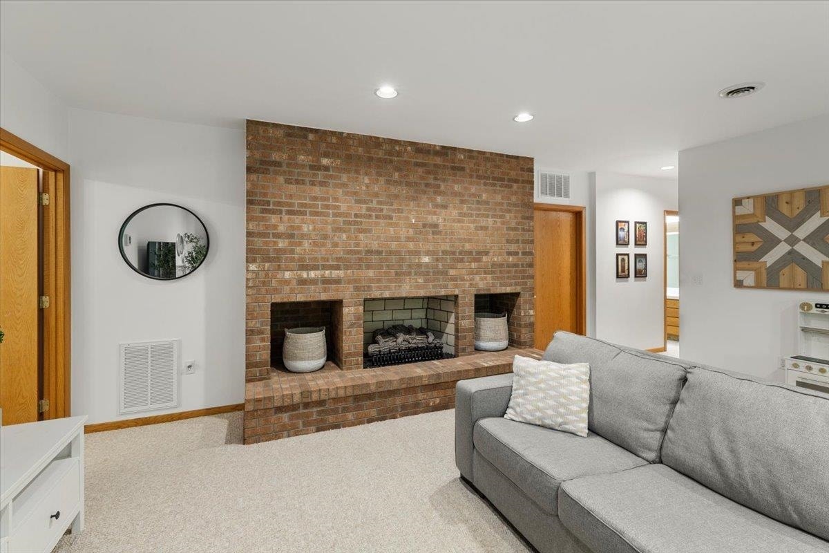 1102 Deerfield Drive, Blacksburg, VA 24060