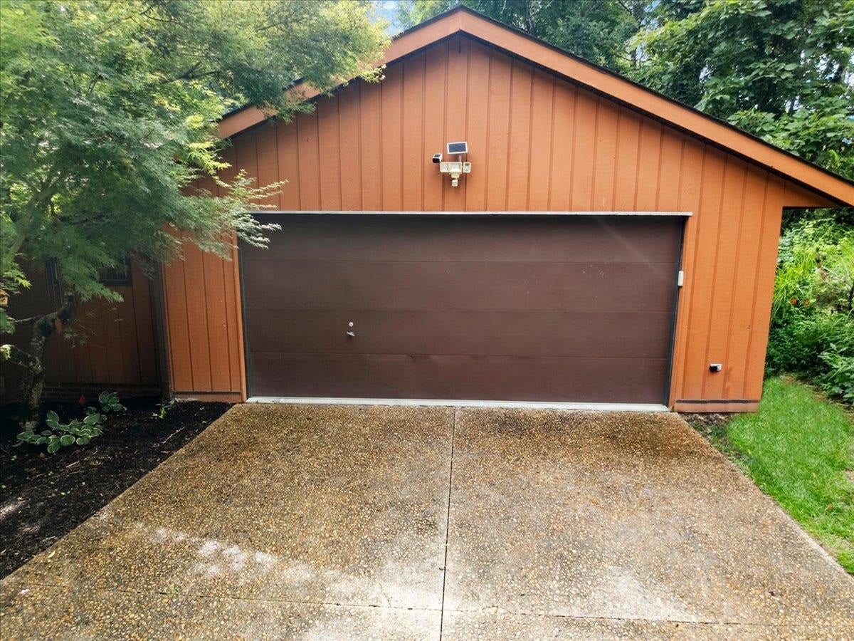 1102 Deerfield Drive, Blacksburg, VA 24060