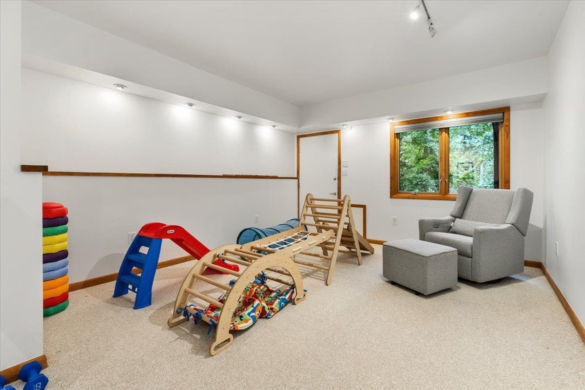 1102 Deerfield Drive, Blacksburg, VA 24060