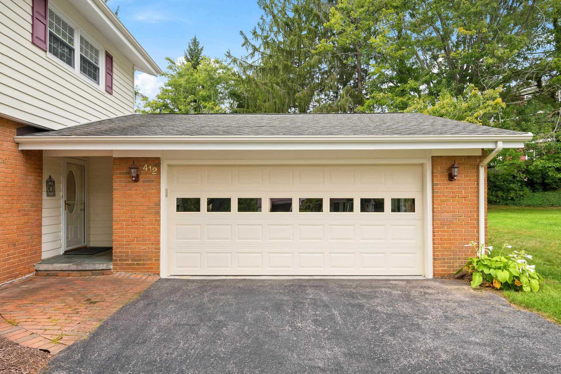 412 STONEGATE Drive, Blacksburg, VA 24060