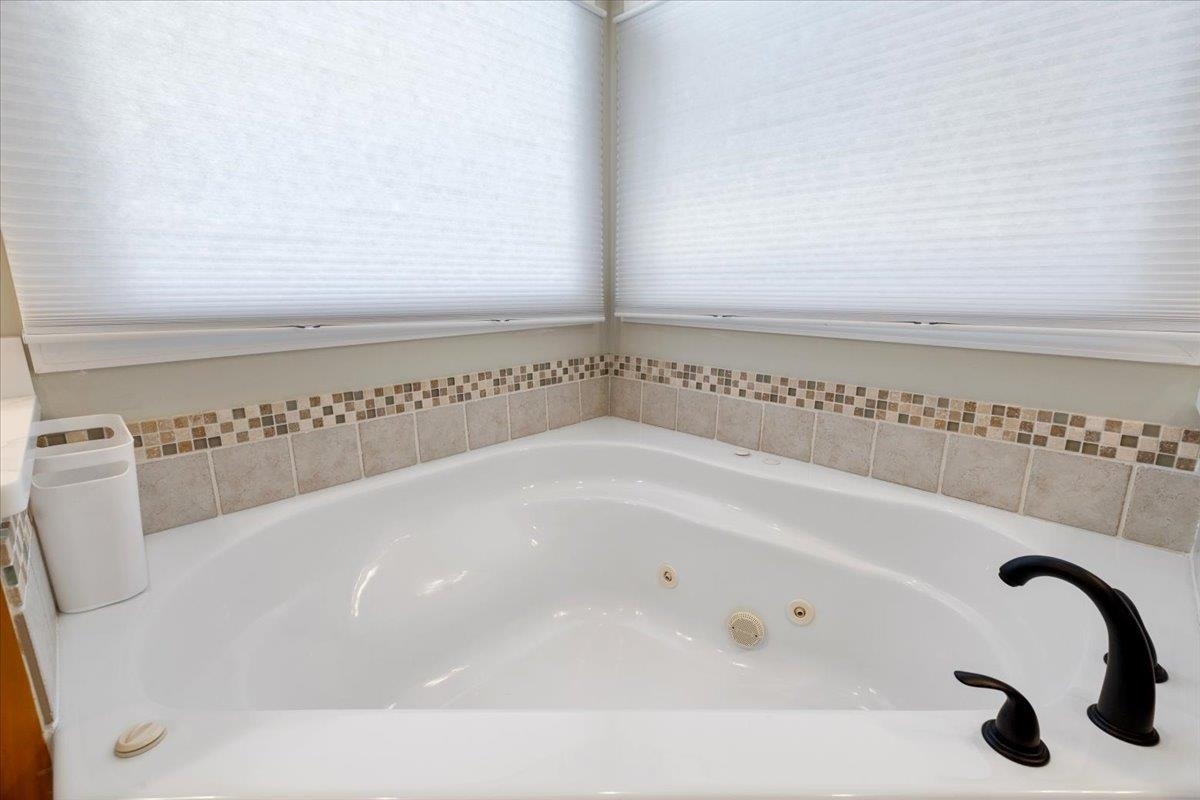 2120 Knoll Crest Drive, Christiansburg, VA 24073