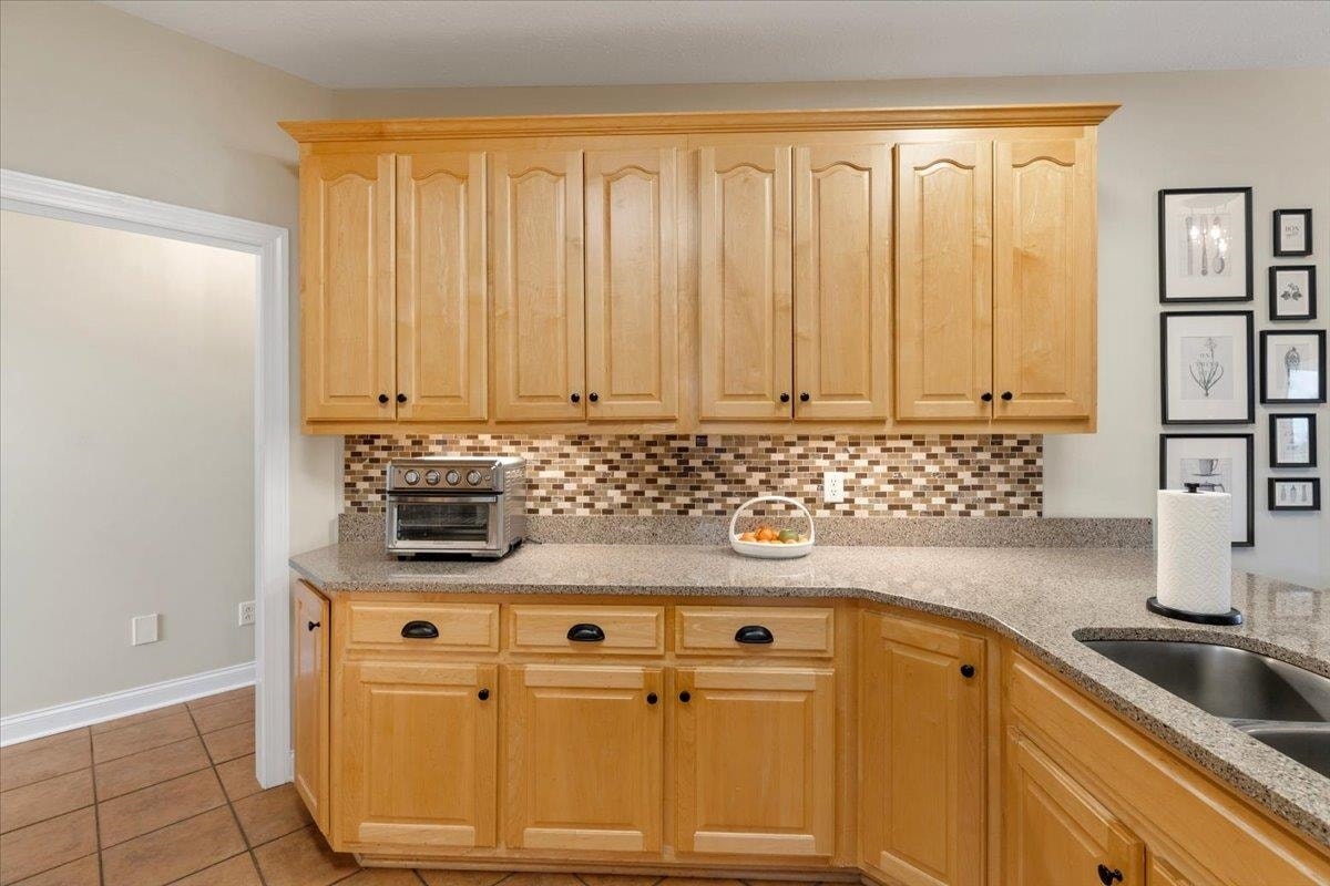 2120 Knoll Crest Drive, Christiansburg, VA 24073